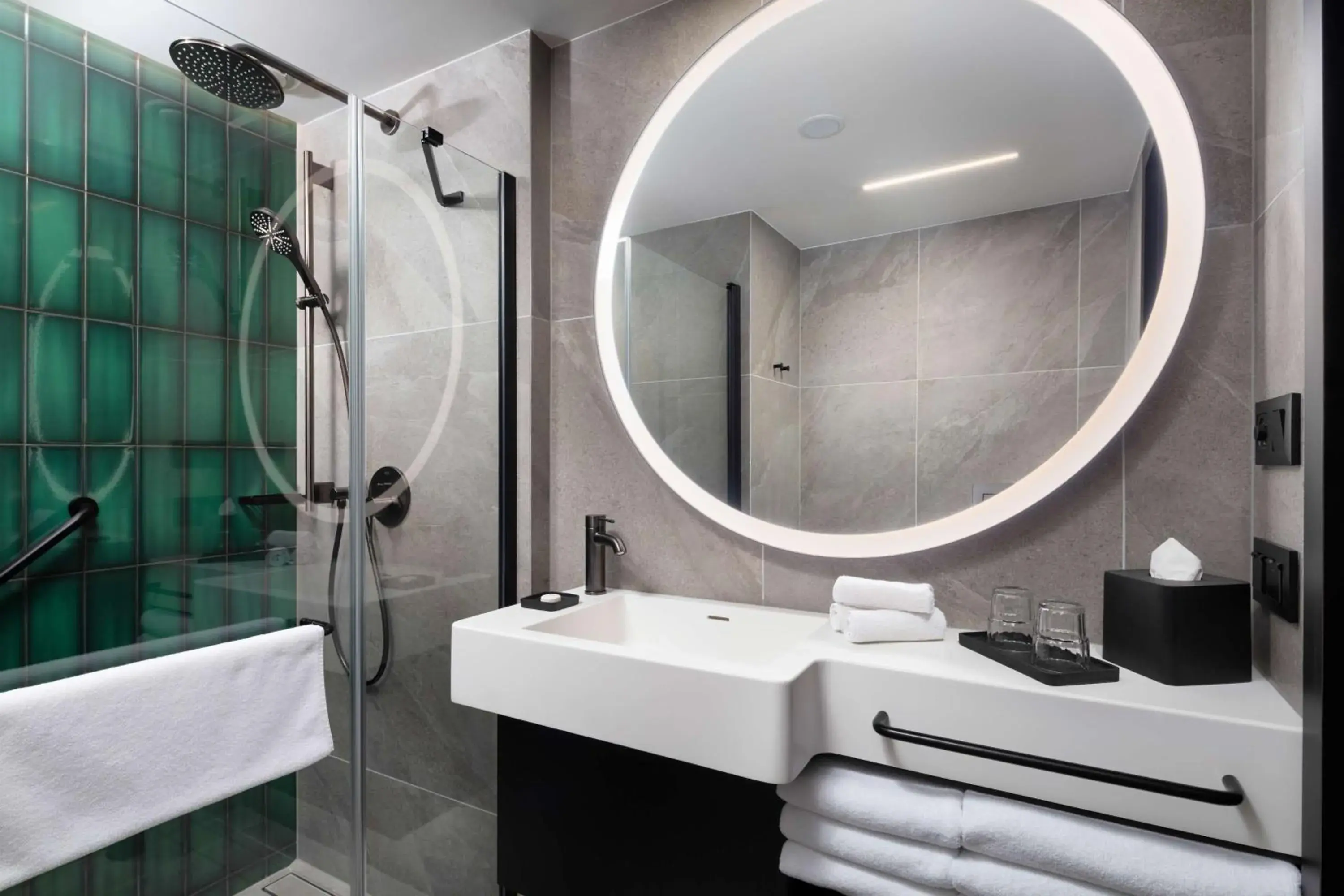 Bathroom in Hyatt Place Krakow Bathroom in Hyatt Place Krakow