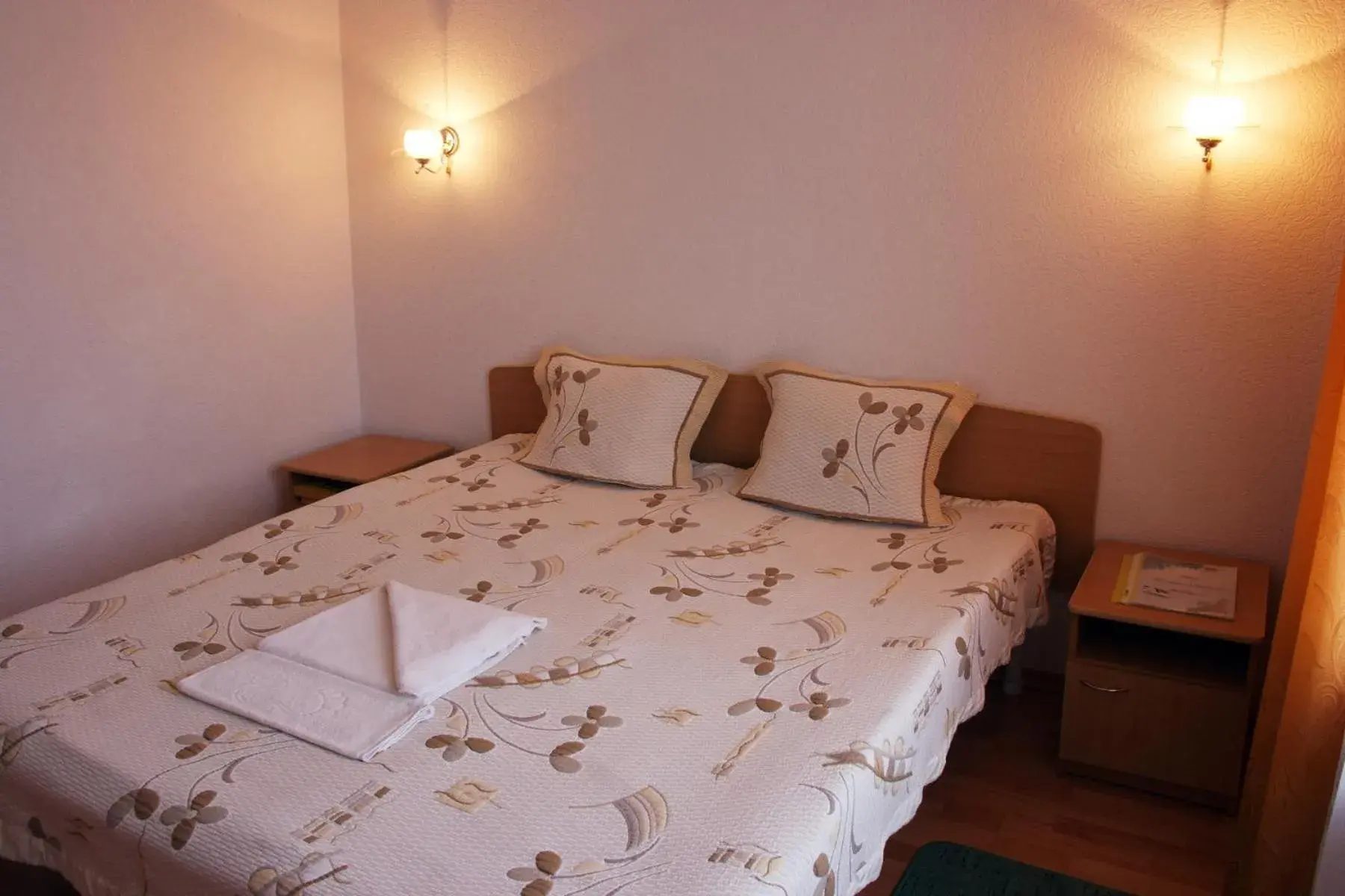 Suite - single occupancy in Kyiv Hotel Suite - single occupancy in Kyiv Hotel