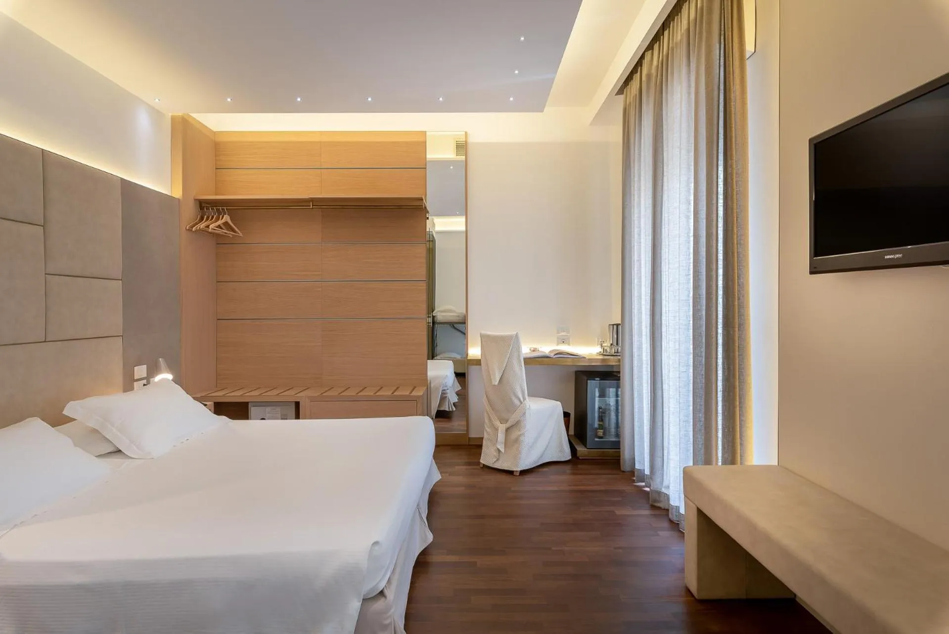 Photo of the whole room, Bed in Hotel Polo