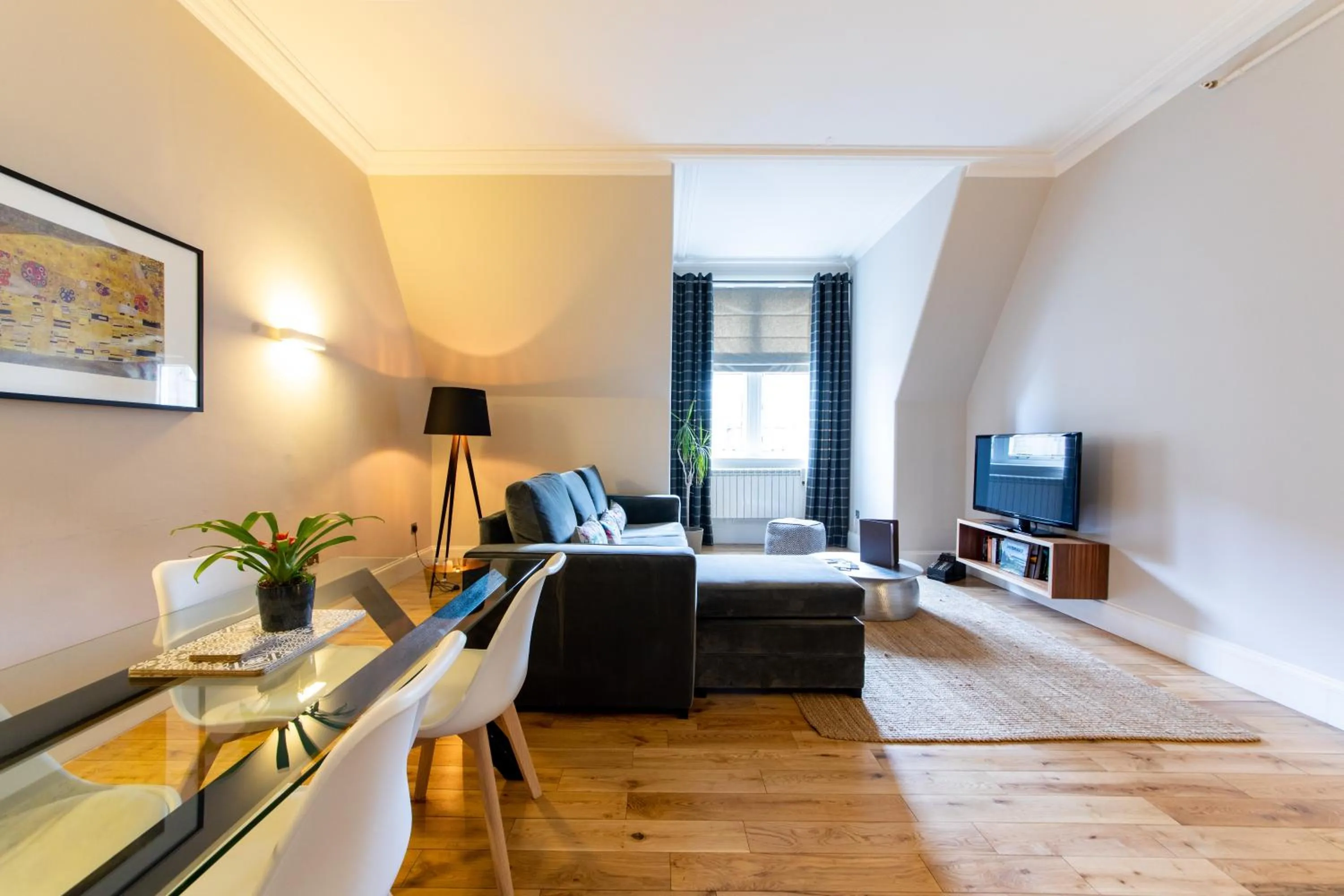 Living room, Bed in Linton Collection - 28 North Bridge