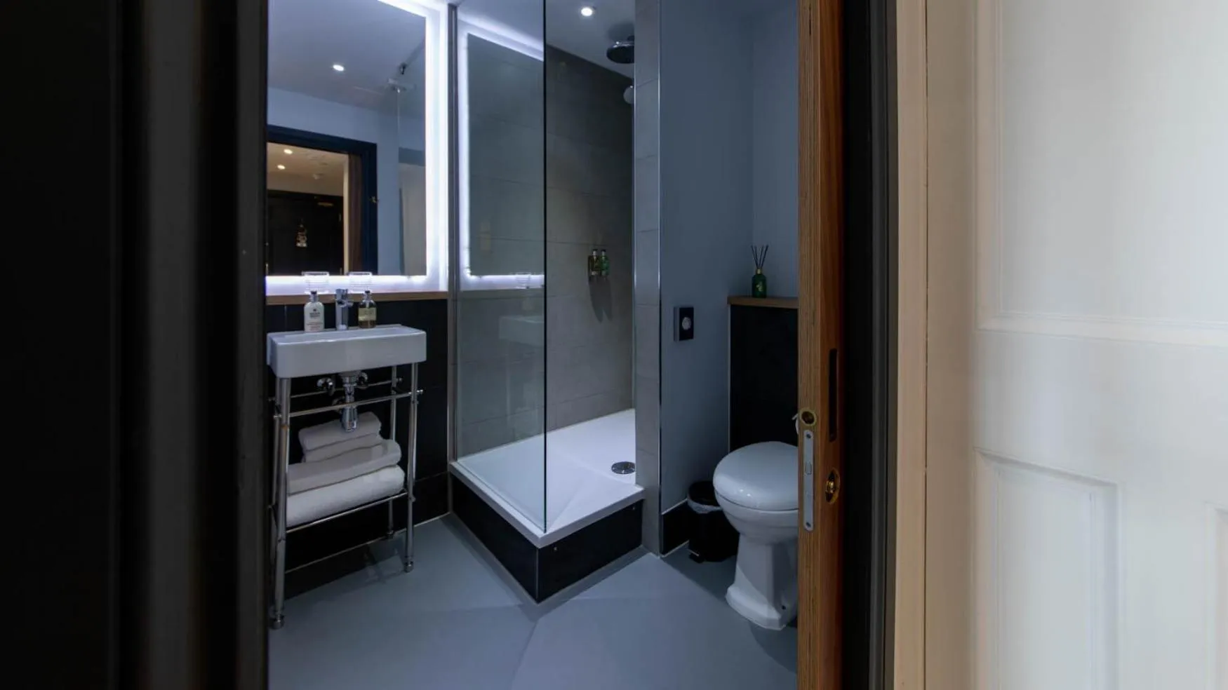 Shower in Linton Collection - 28 North Bridge