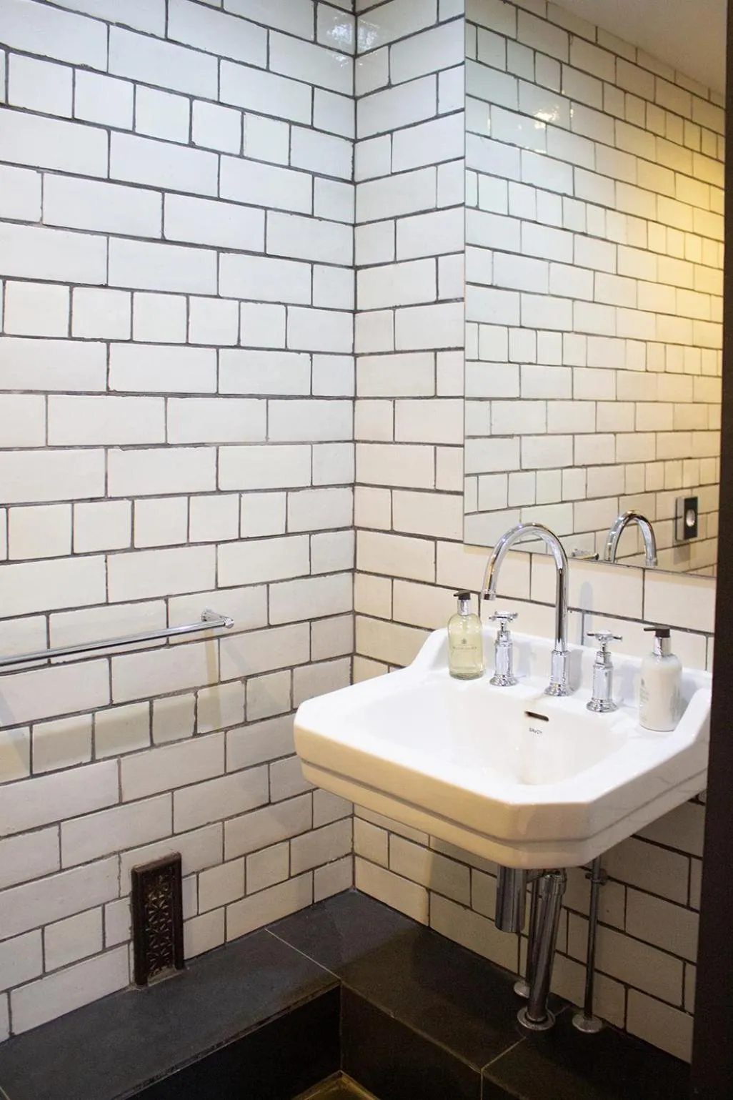 Toilet in Linton Collection - 28 North Bridge