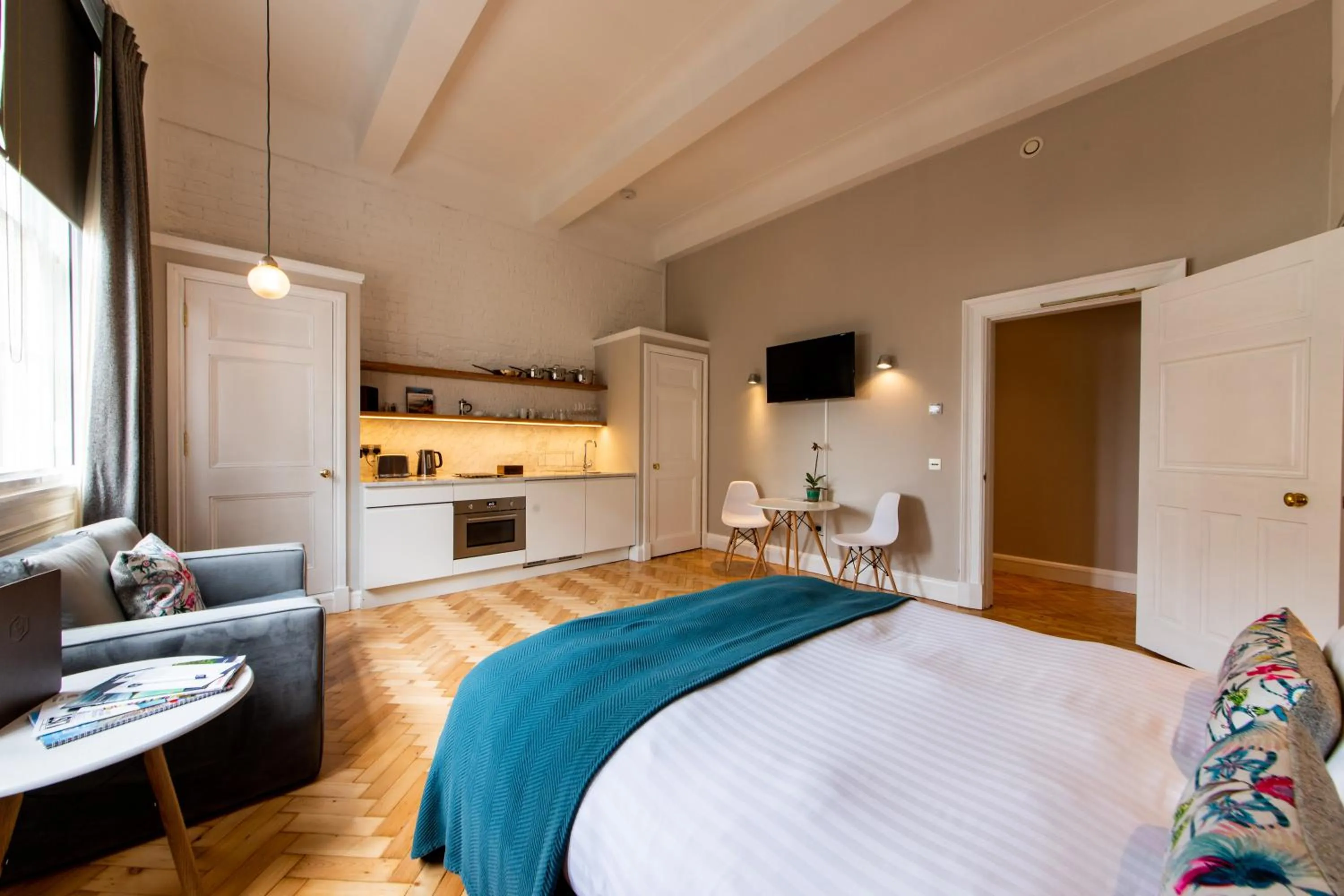 Kitchen or kitchenette, Bed in Linton Collection - 28 North Bridge