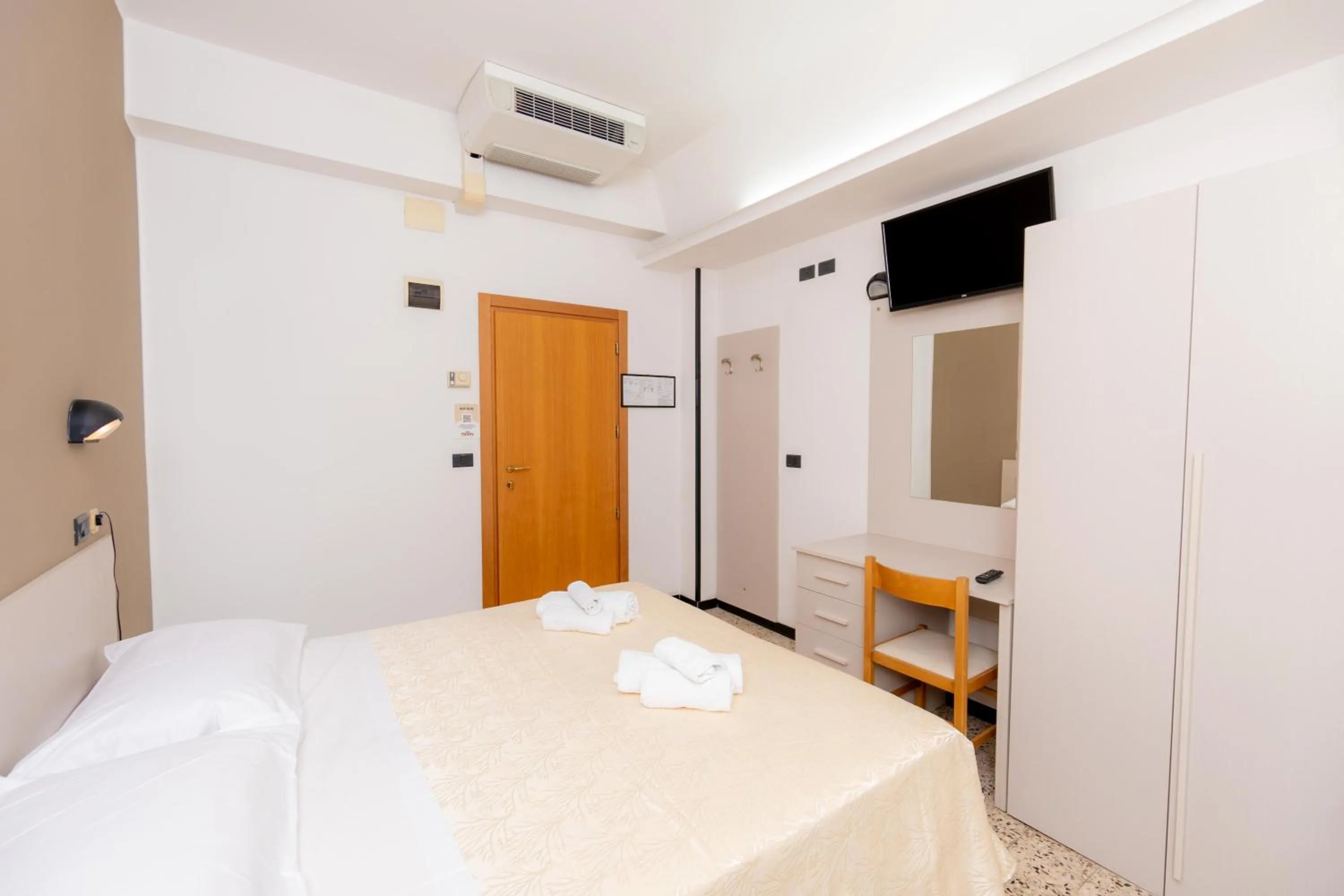 Bed in Hotel Galileo