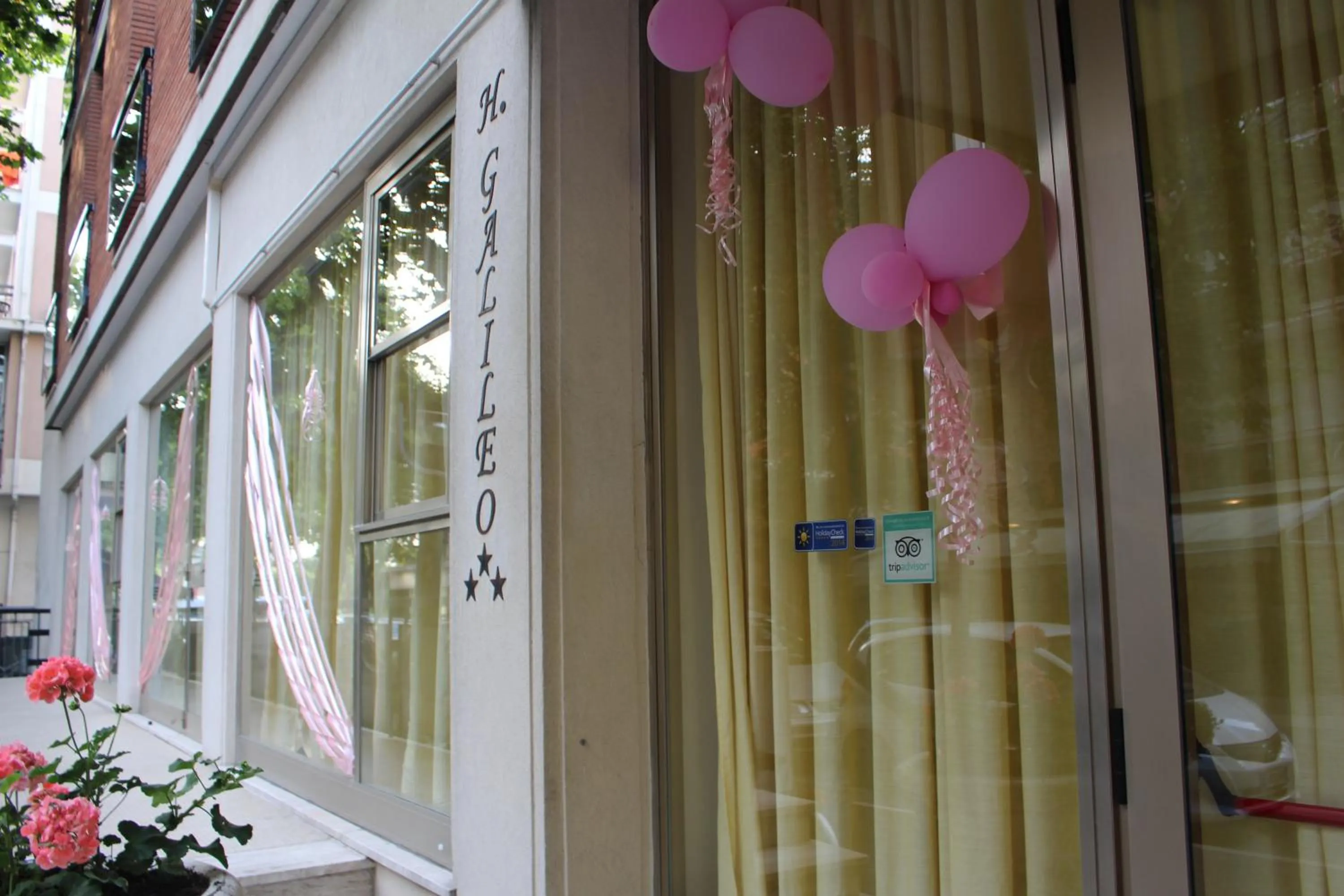 Facade/entrance in Hotel Galileo