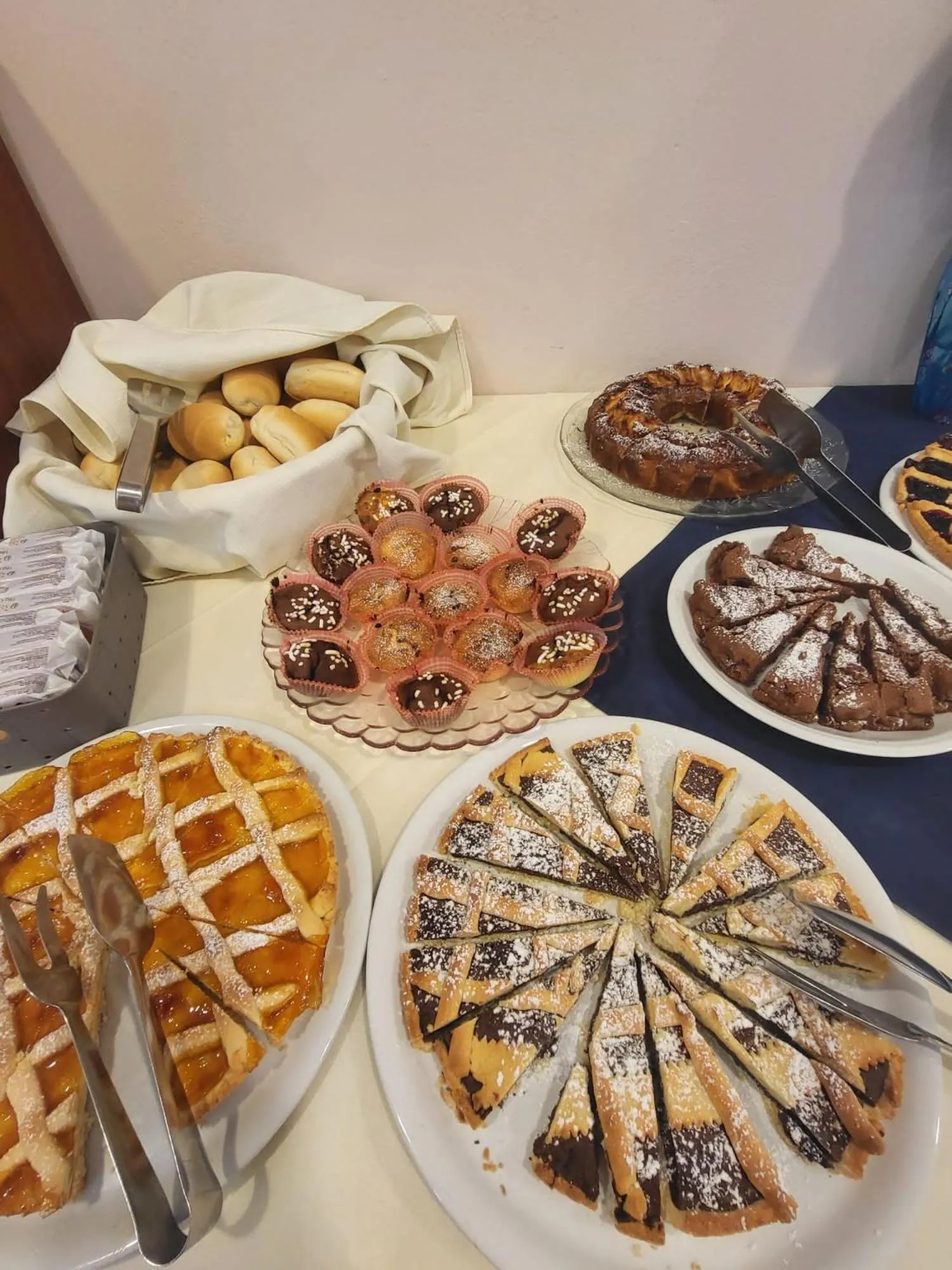 Breakfast in Hotel Savana