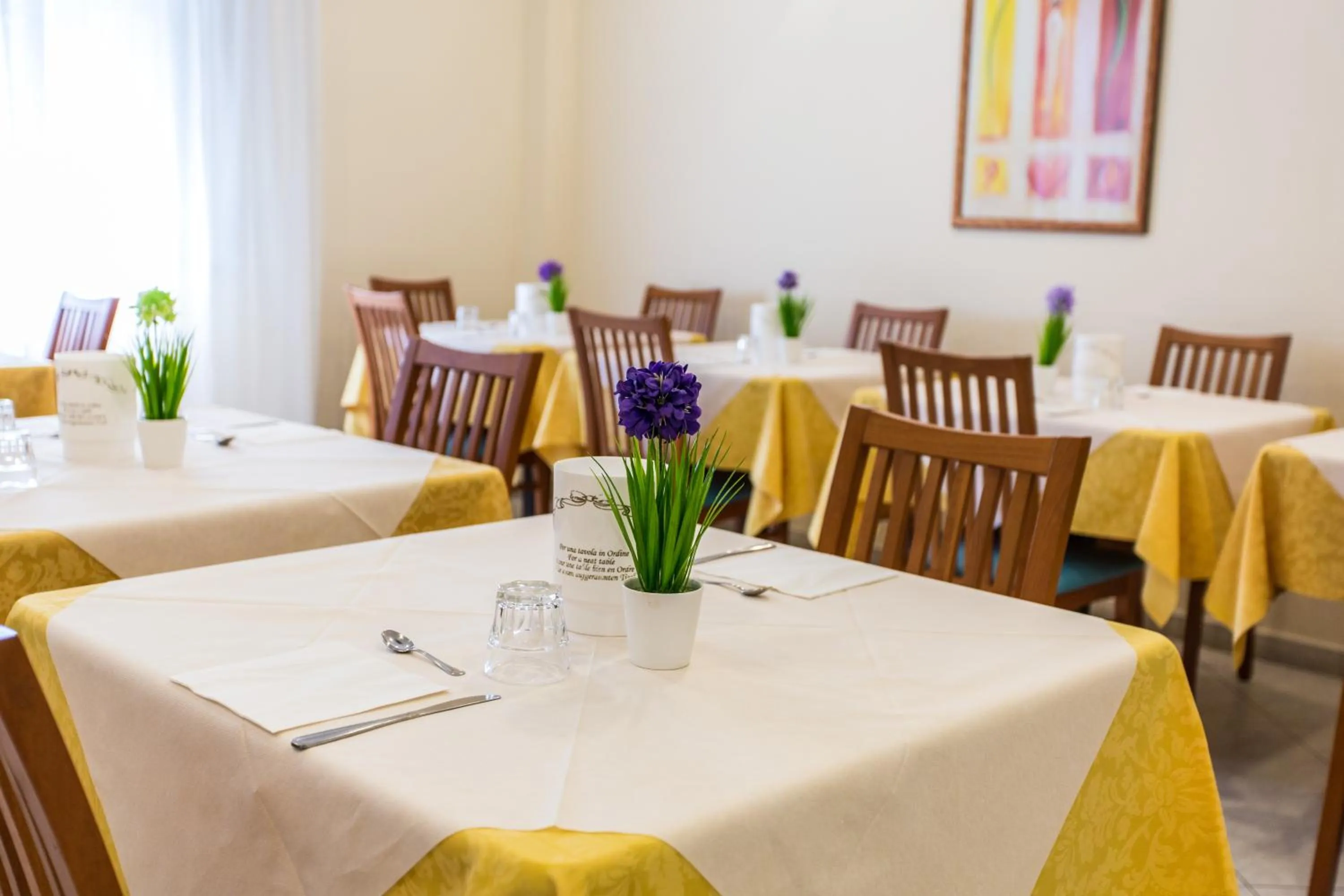 Restaurant/places to eat in Hotel Savana