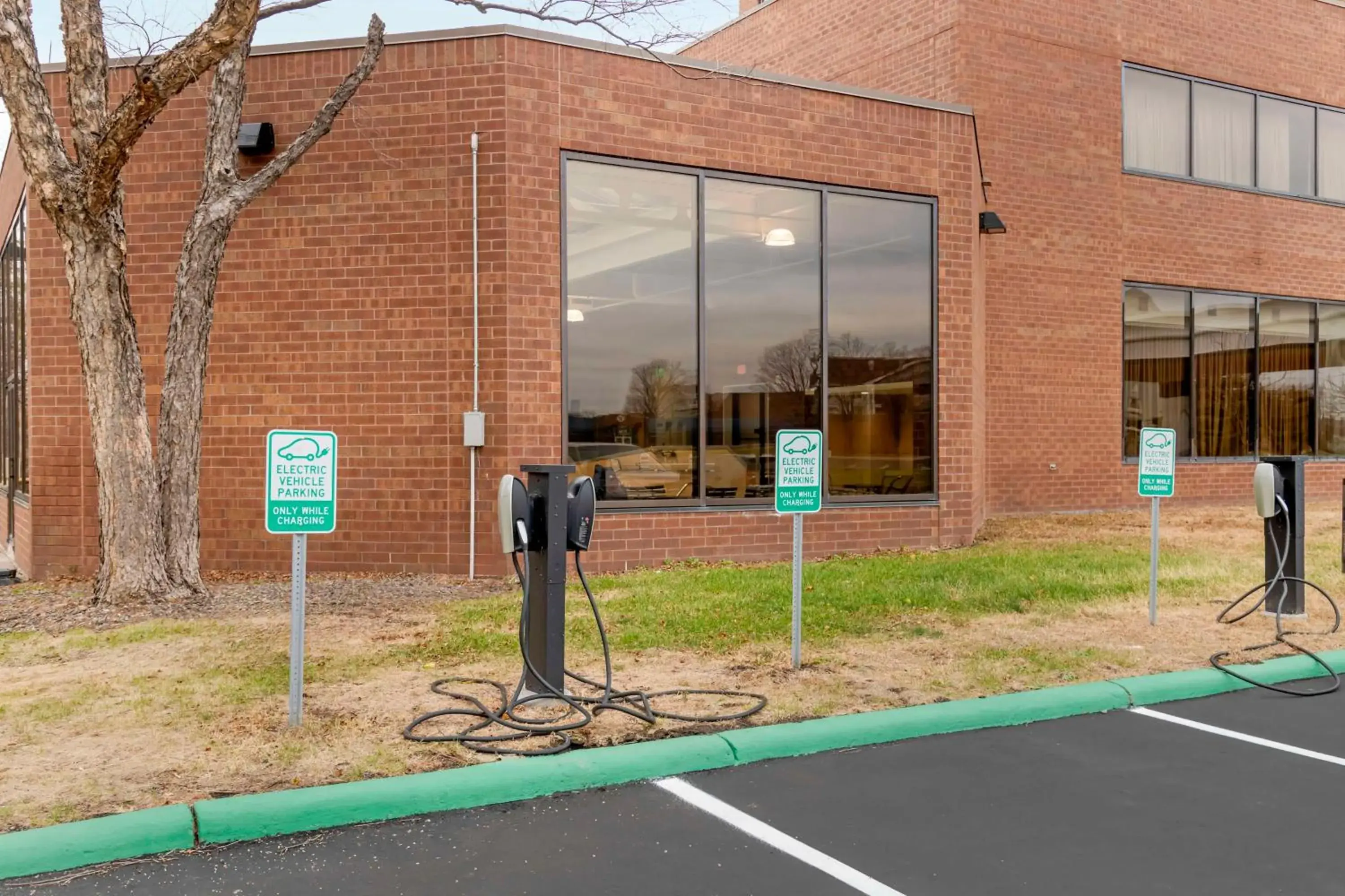 Property building in Best Western Brooklyn Center Hotel & Conference Center Property building in Best Western Brooklyn Center Hotel & Conference Center
