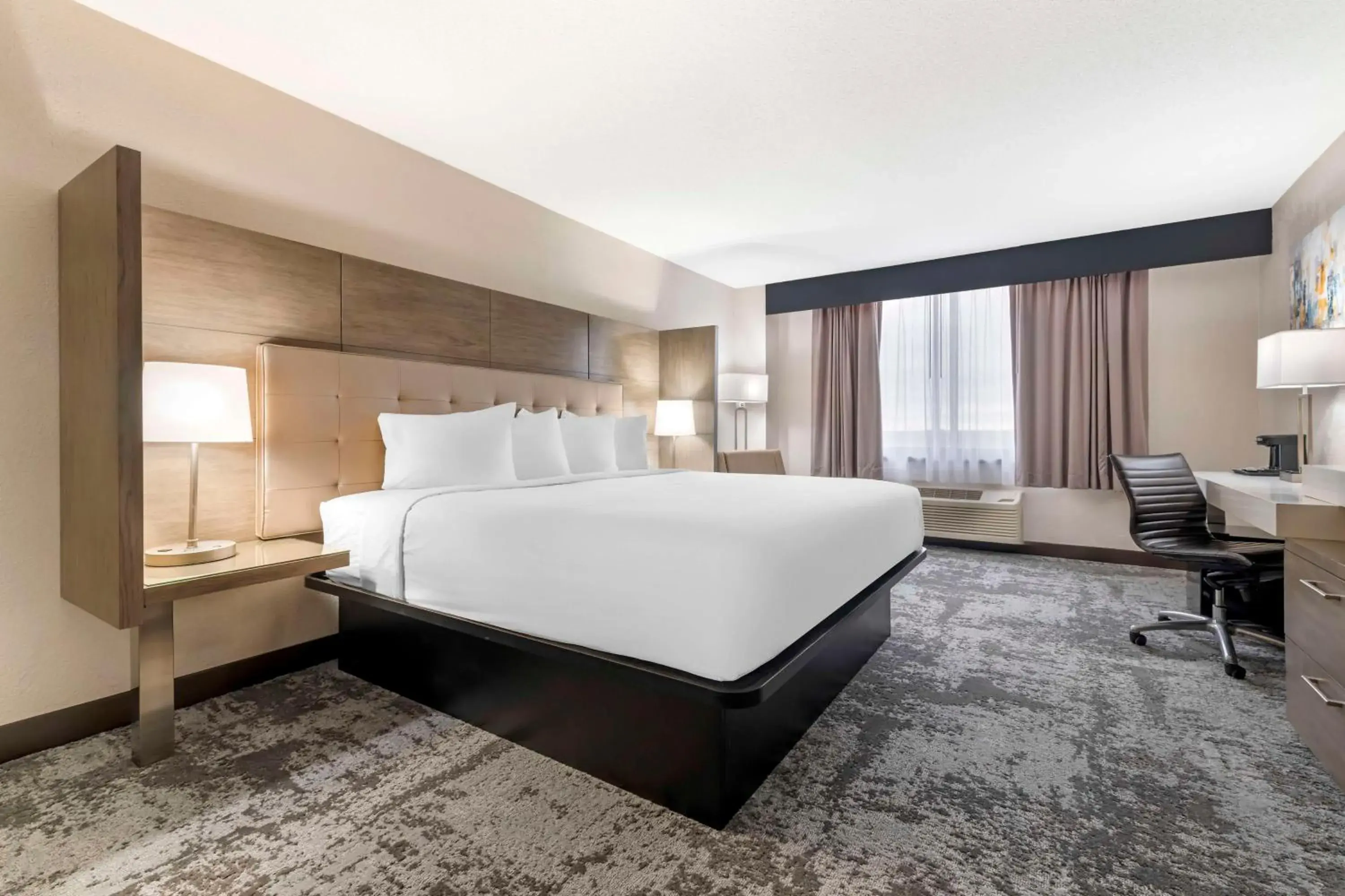 Bedroom, Bed in Best Western Brooklyn Center Hotel & Conference Center Bedroom, Bed in Best Western Brooklyn Center Hotel & Conference Center