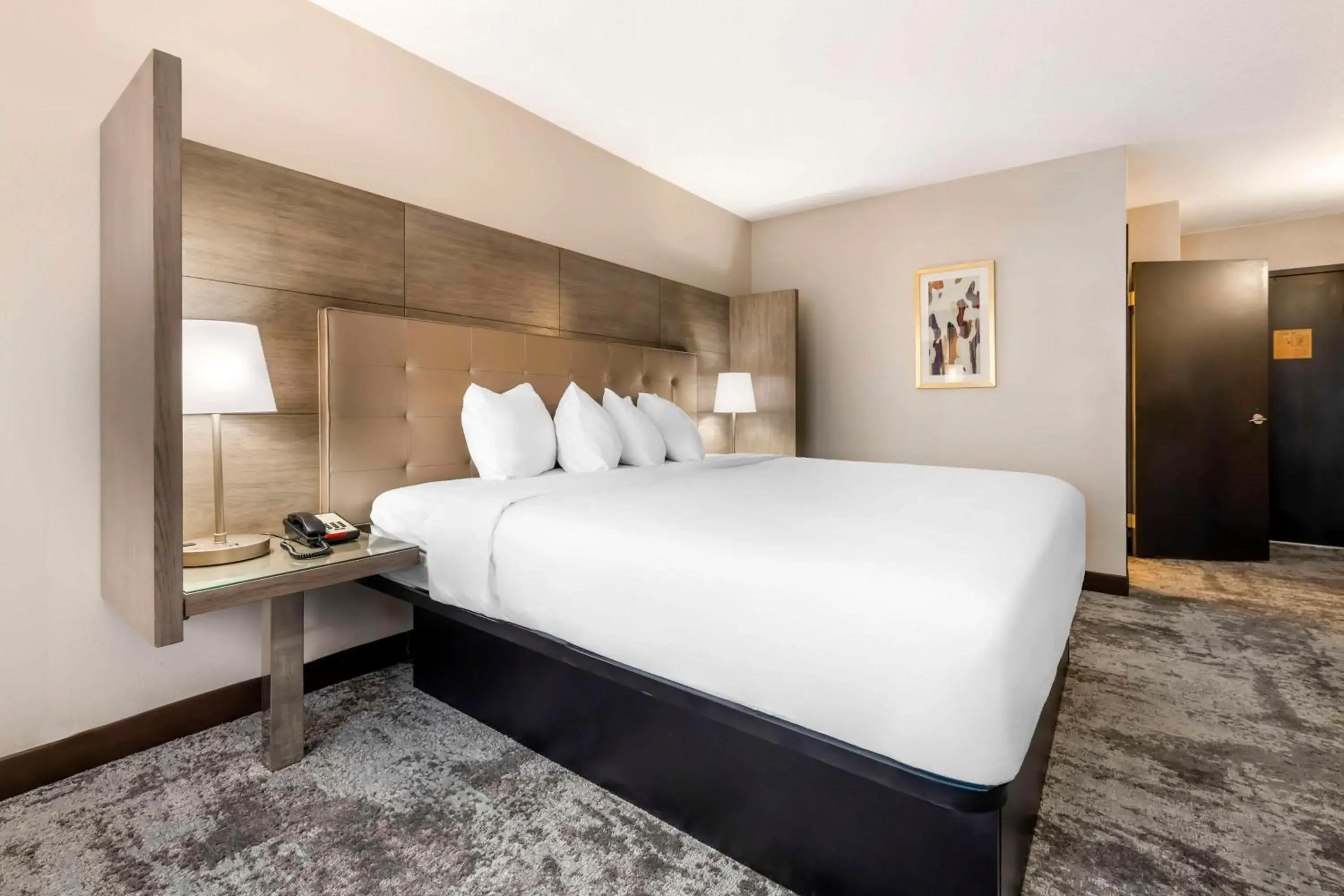 Bed in Best Western Brooklyn Center Hotel & Conference Center Bed in Best Western Brooklyn Center Hotel & Conference Center