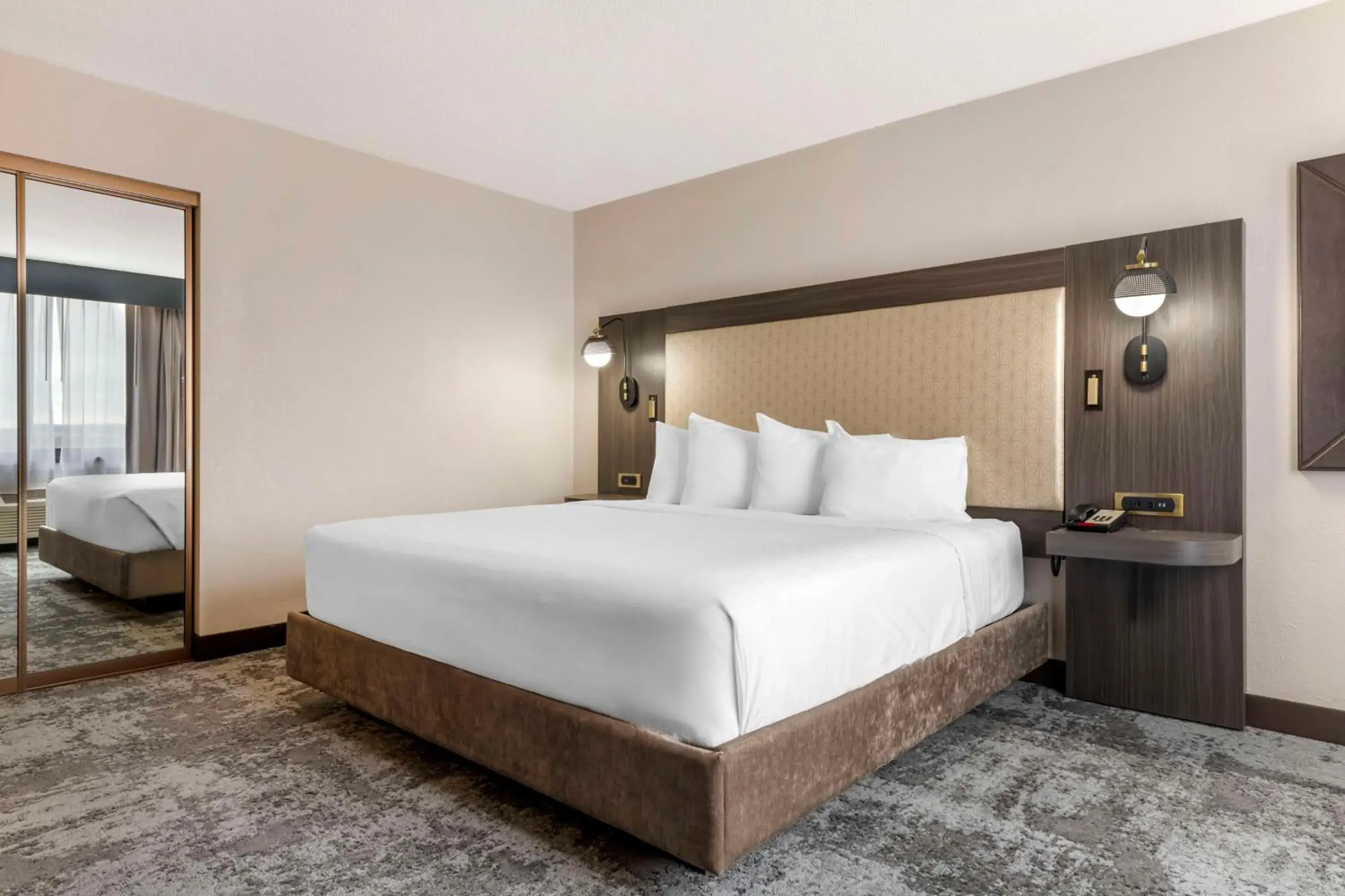 Bedroom, Bed in Best Western Brooklyn Center Hotel & Conference Center Bedroom, Bed in Best Western Brooklyn Center Hotel & Conference Center