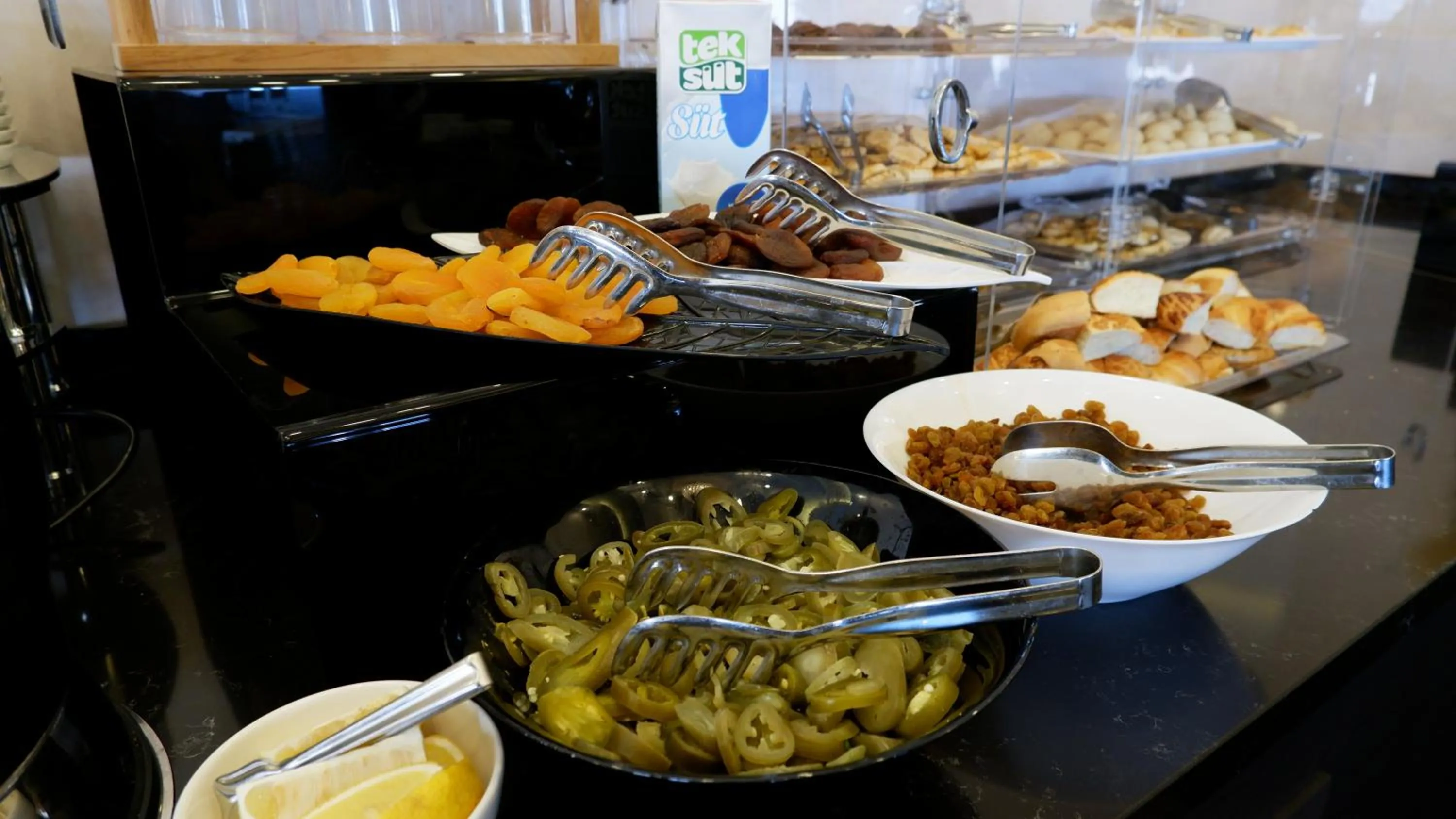 Restaurant/places to eat in BM HOTEL City