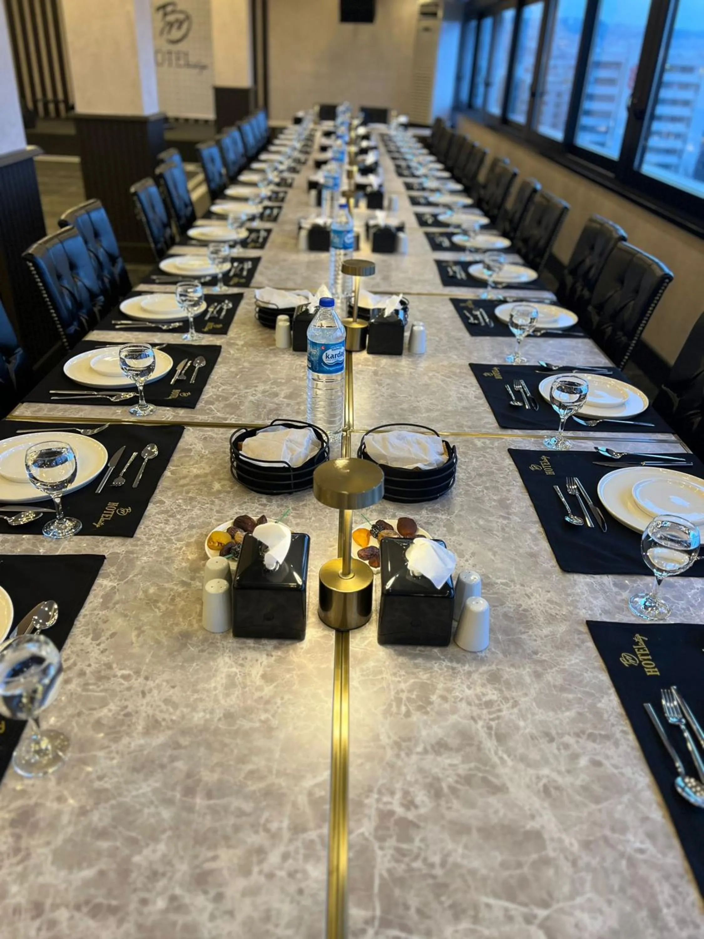 Restaurant/places to eat in BM HOTEL City