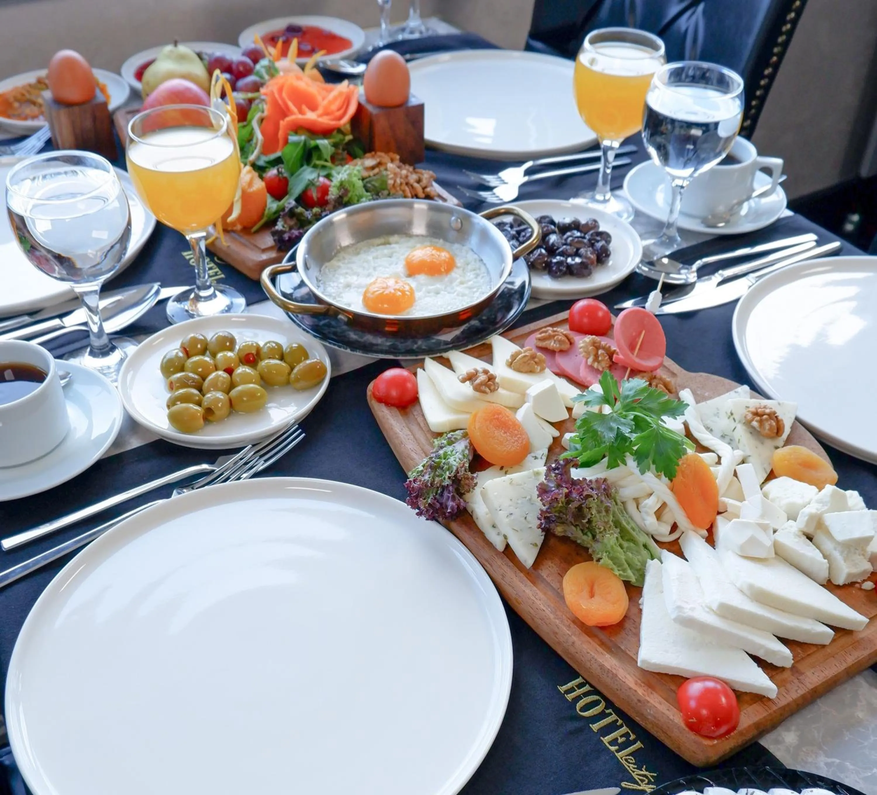 Restaurant/places to eat in BM HOTEL City