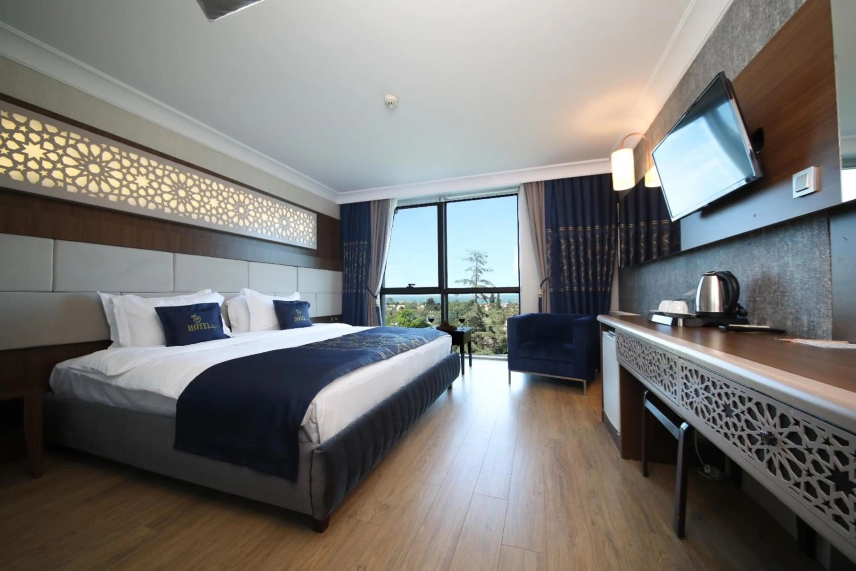 TV and multimedia, Bed in BM HOTEL City