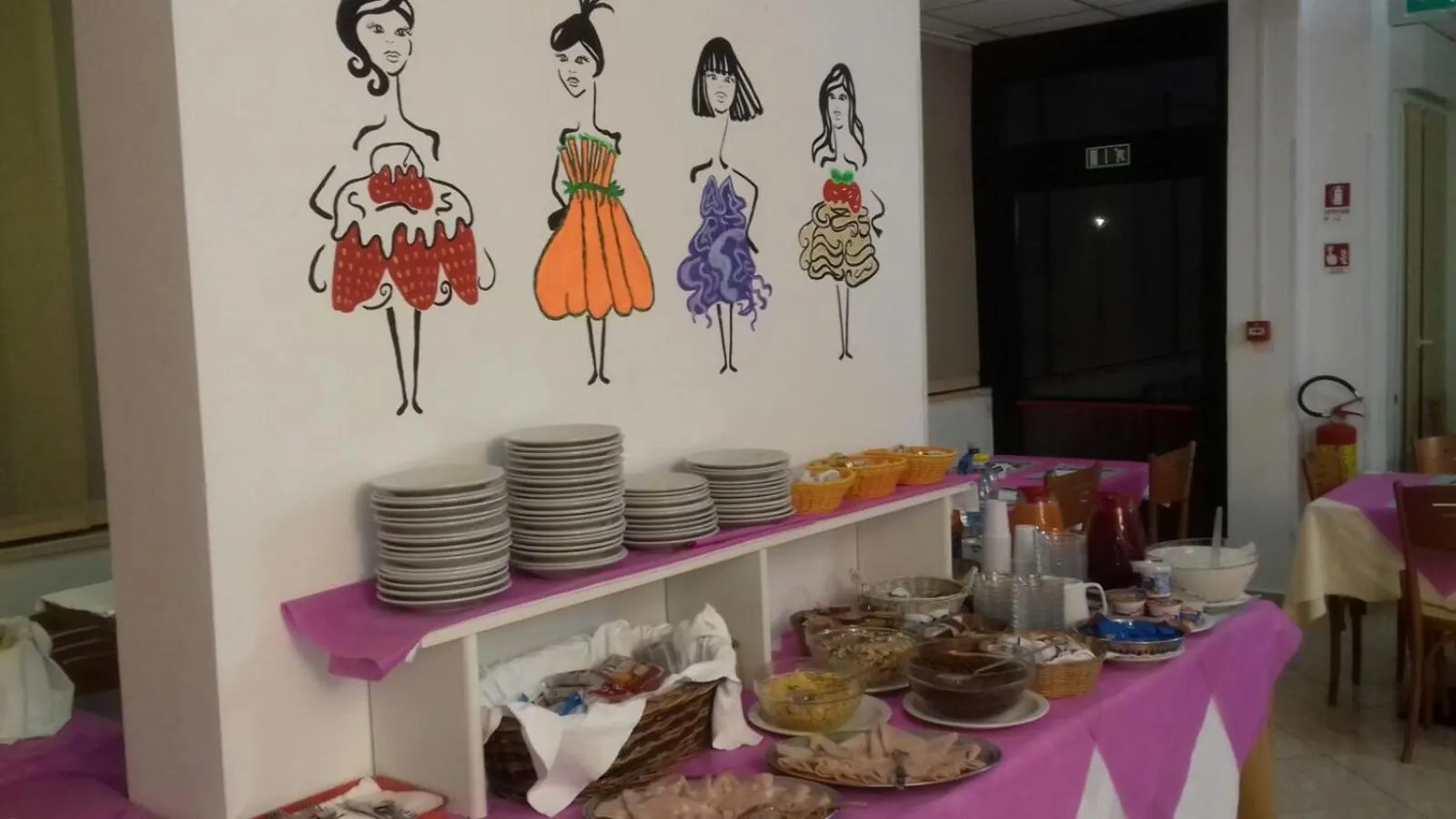 Restaurant/places to eat in Hotel Marylise