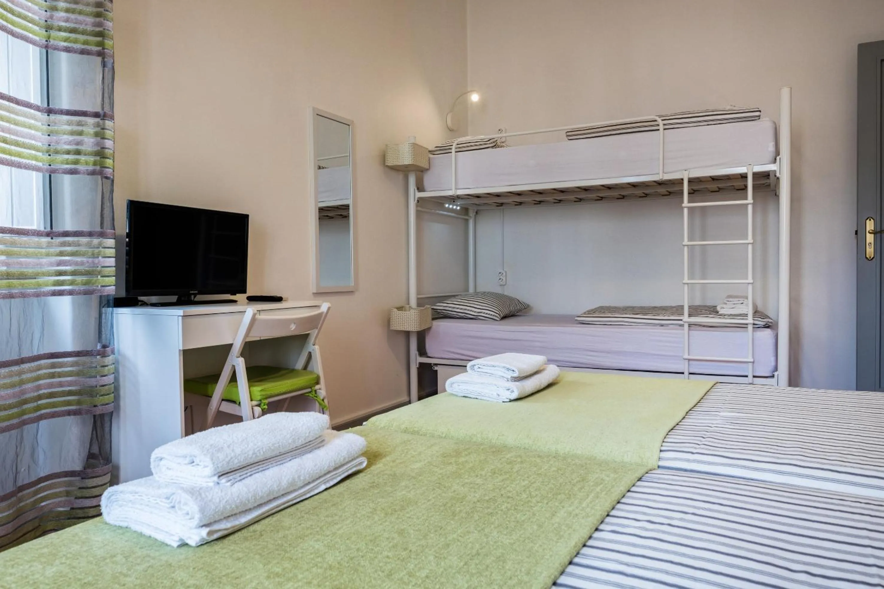 Bed in Loulé Coreto Hostel