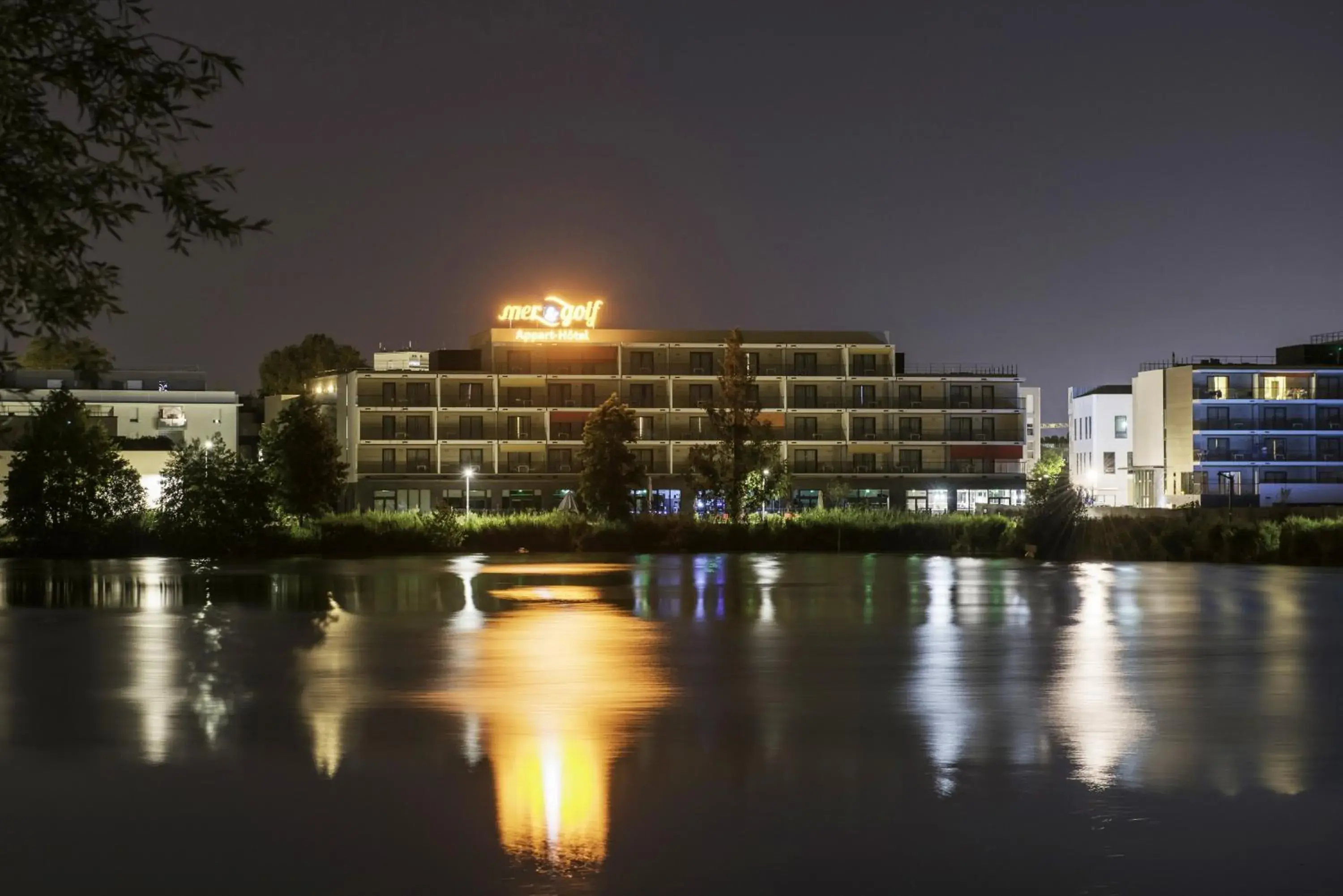 Property building in Appart-Hôtel Mer & Golf City Bordeaux - Bruges Property building in Appart-Hôtel Mer & Golf City Bordeaux - Bruges