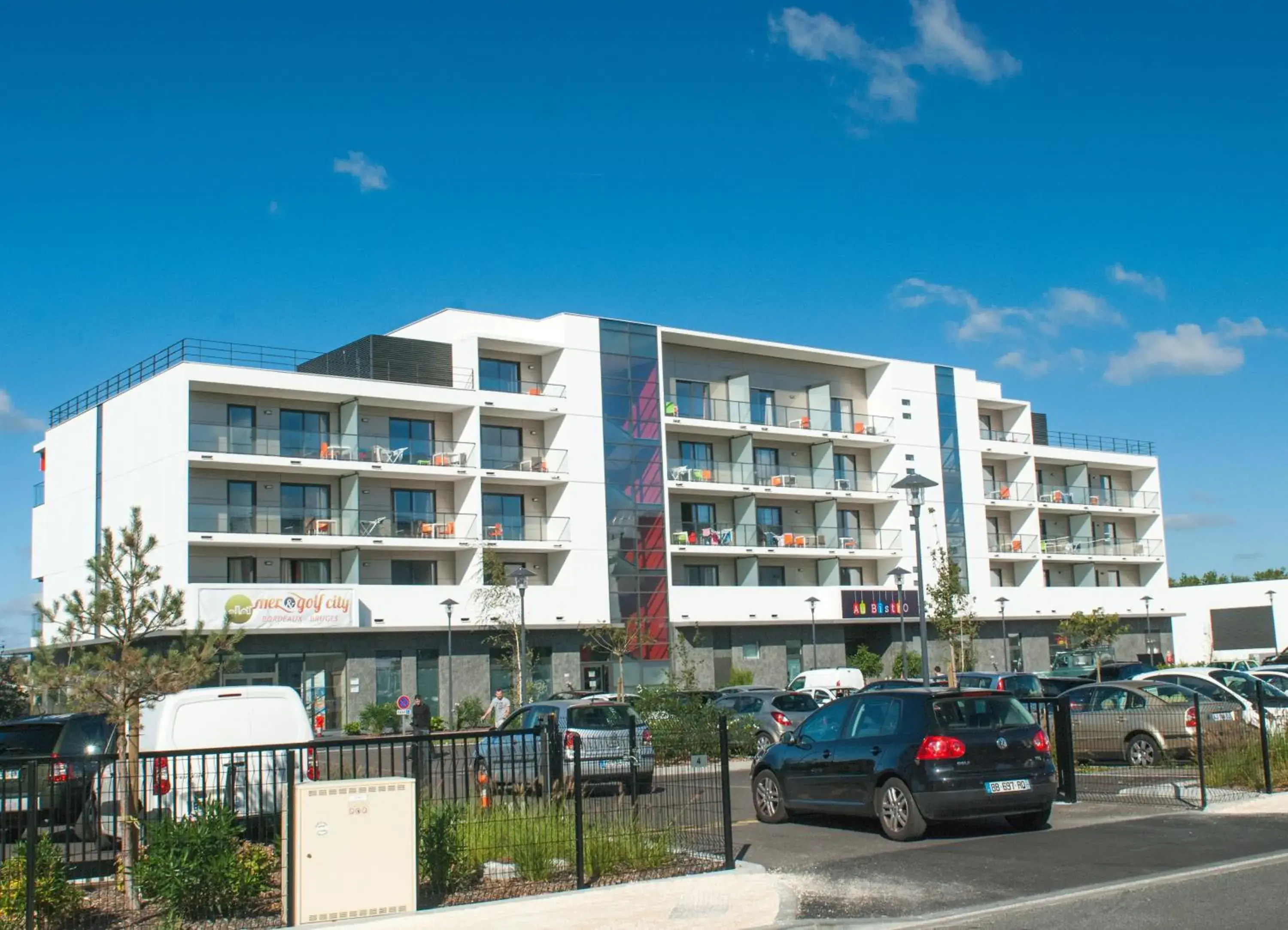 Facade/entrance in Appart-Hôtel Mer & Golf City Bordeaux - Bruges Facade/entrance in Appart-Hôtel Mer & Golf City Bordeaux - Bruges