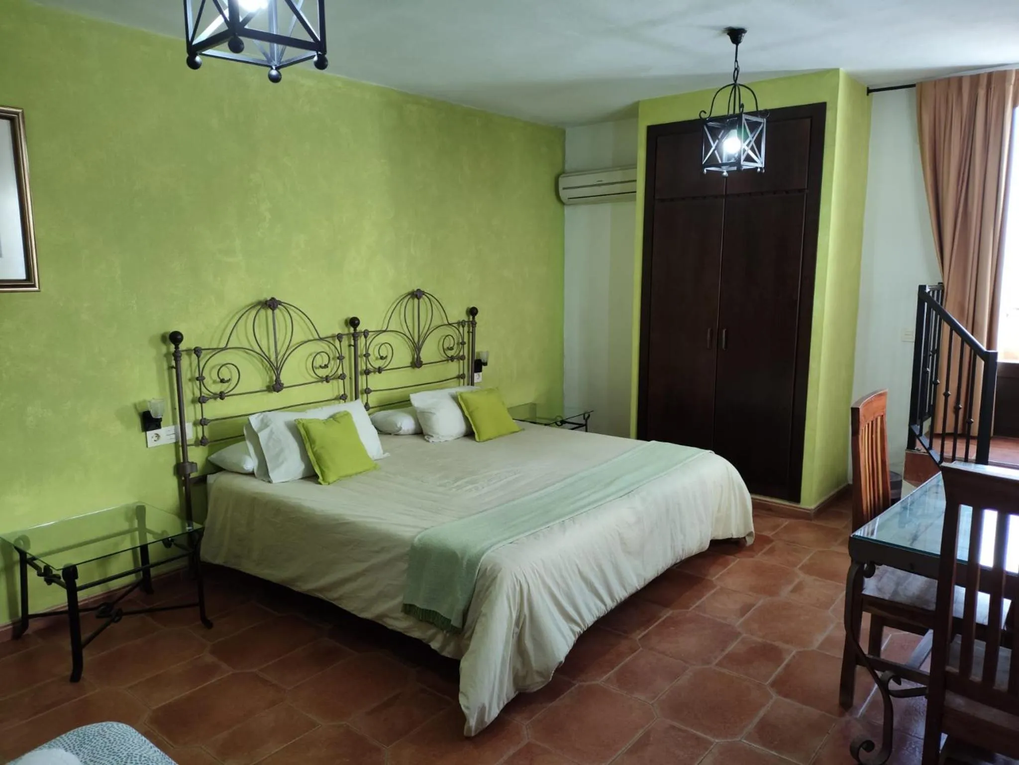 Bed in Hotel Rural La Posada de las Cigüeñas