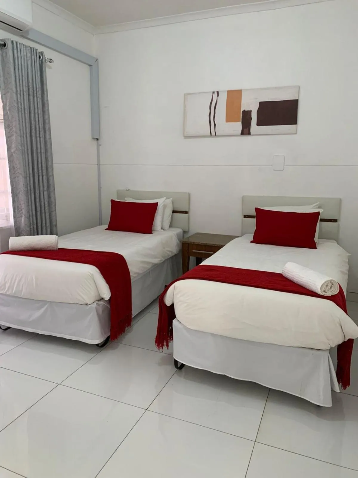 Standard Twin Room in 57 On Lorne Guesthouse