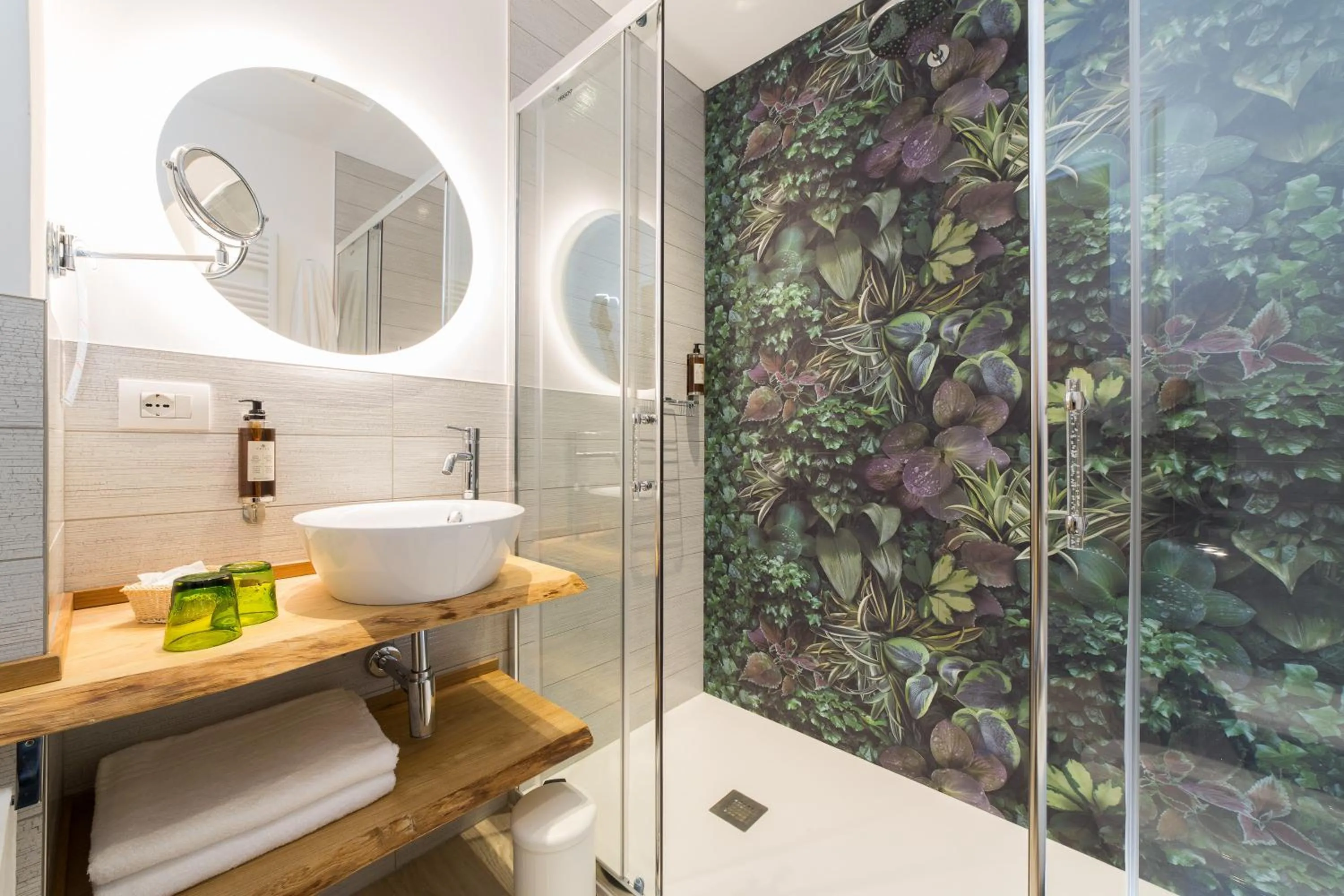 Shower in Hotel Solemare