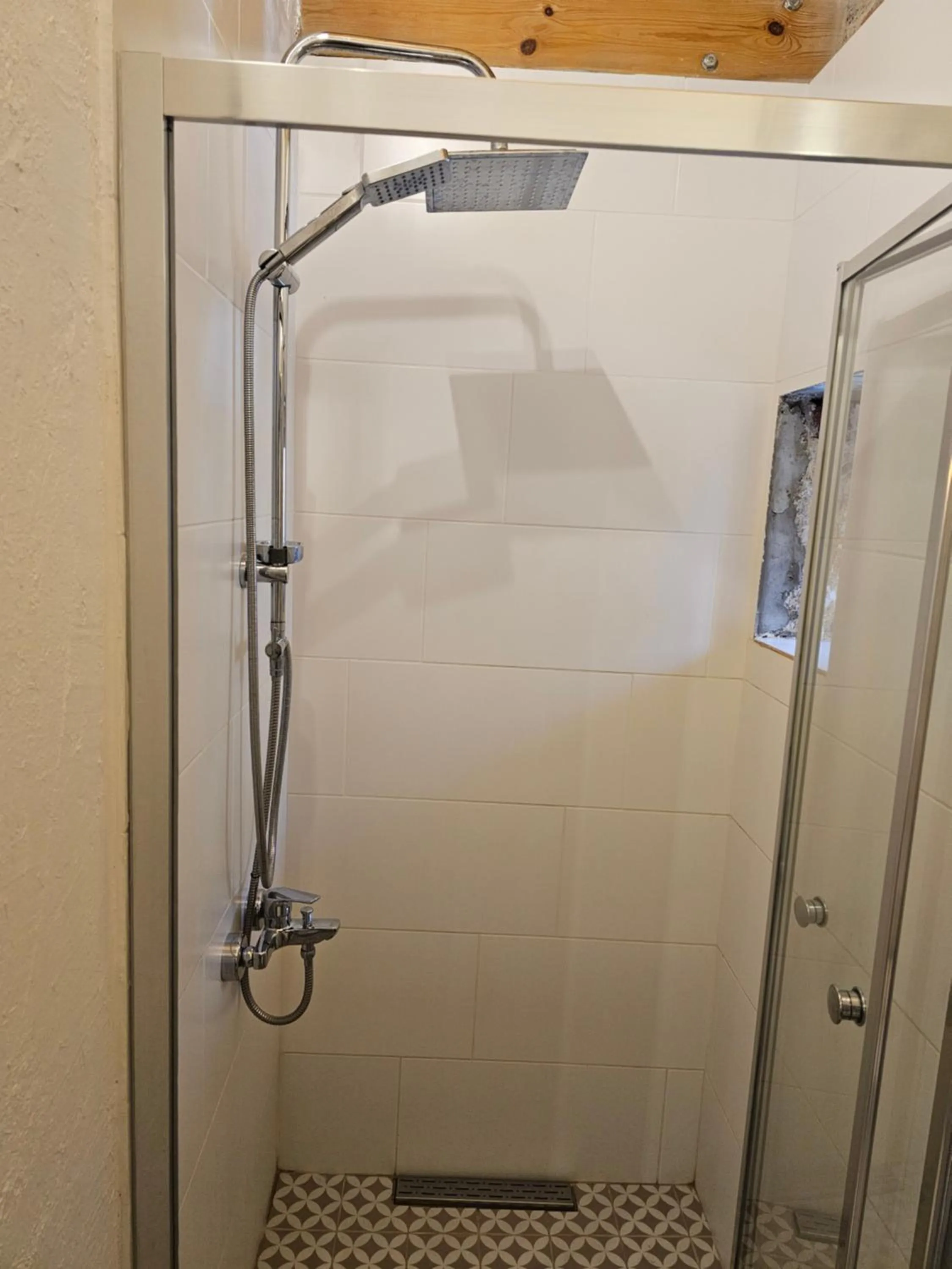 Shower in Kuğu Urla