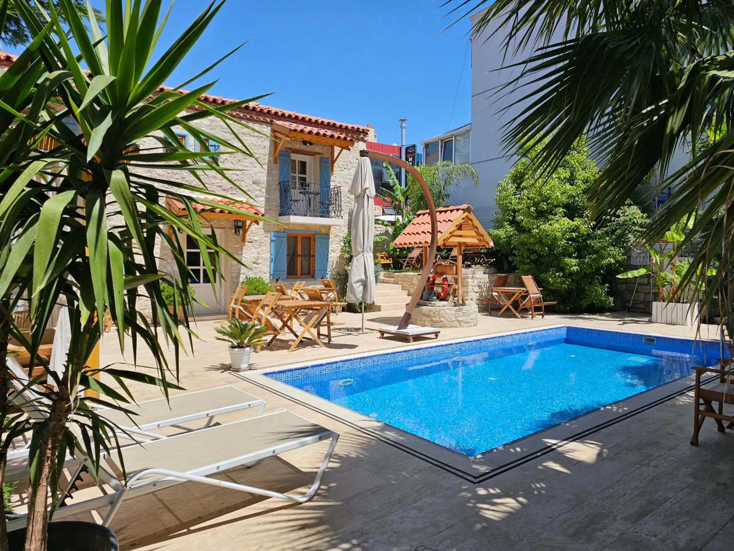 Property building in Kuğu Urla Property building in Kuğu Urla