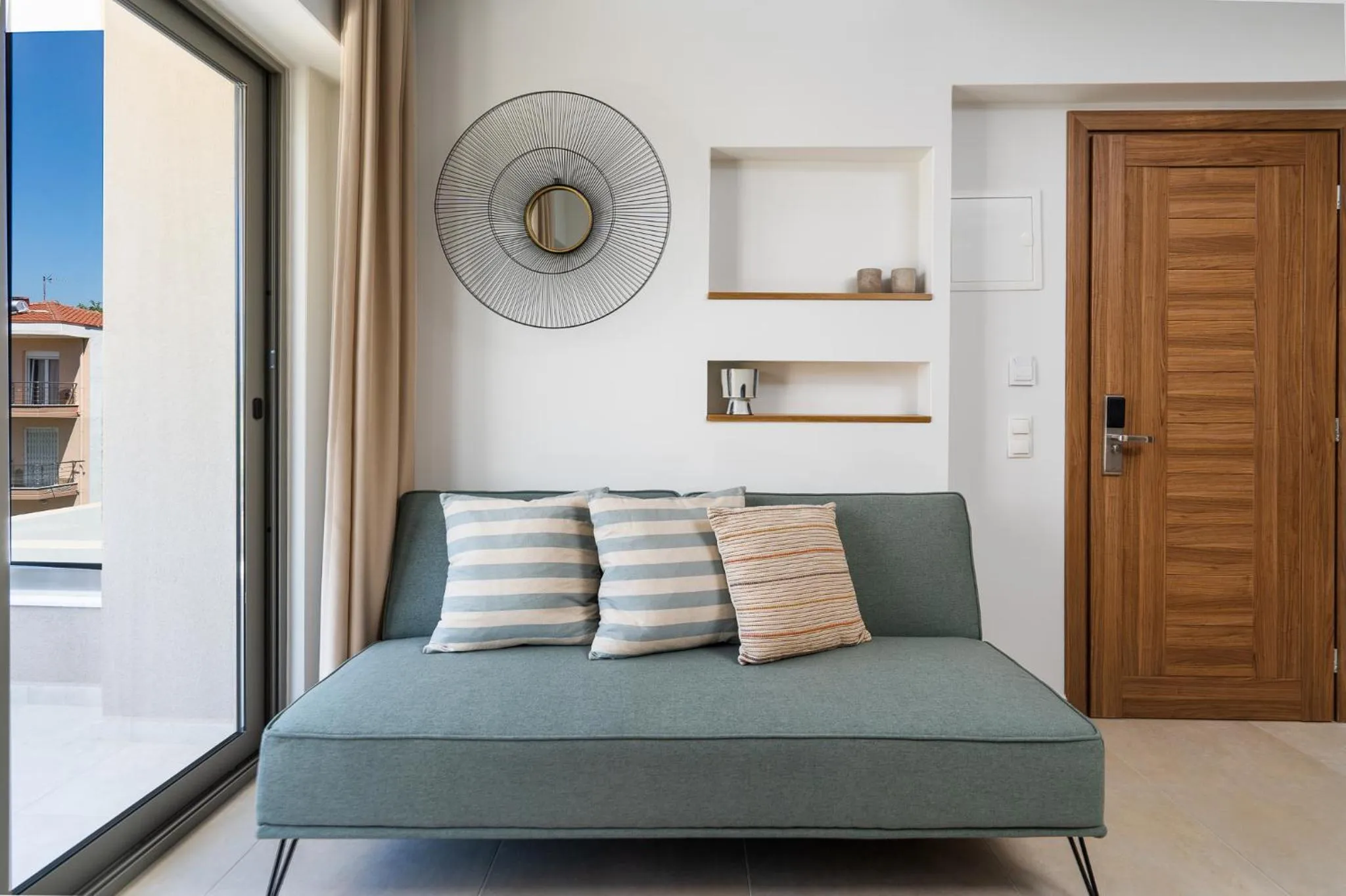 Seating area, Bed in Funtuki Seaside Apartments