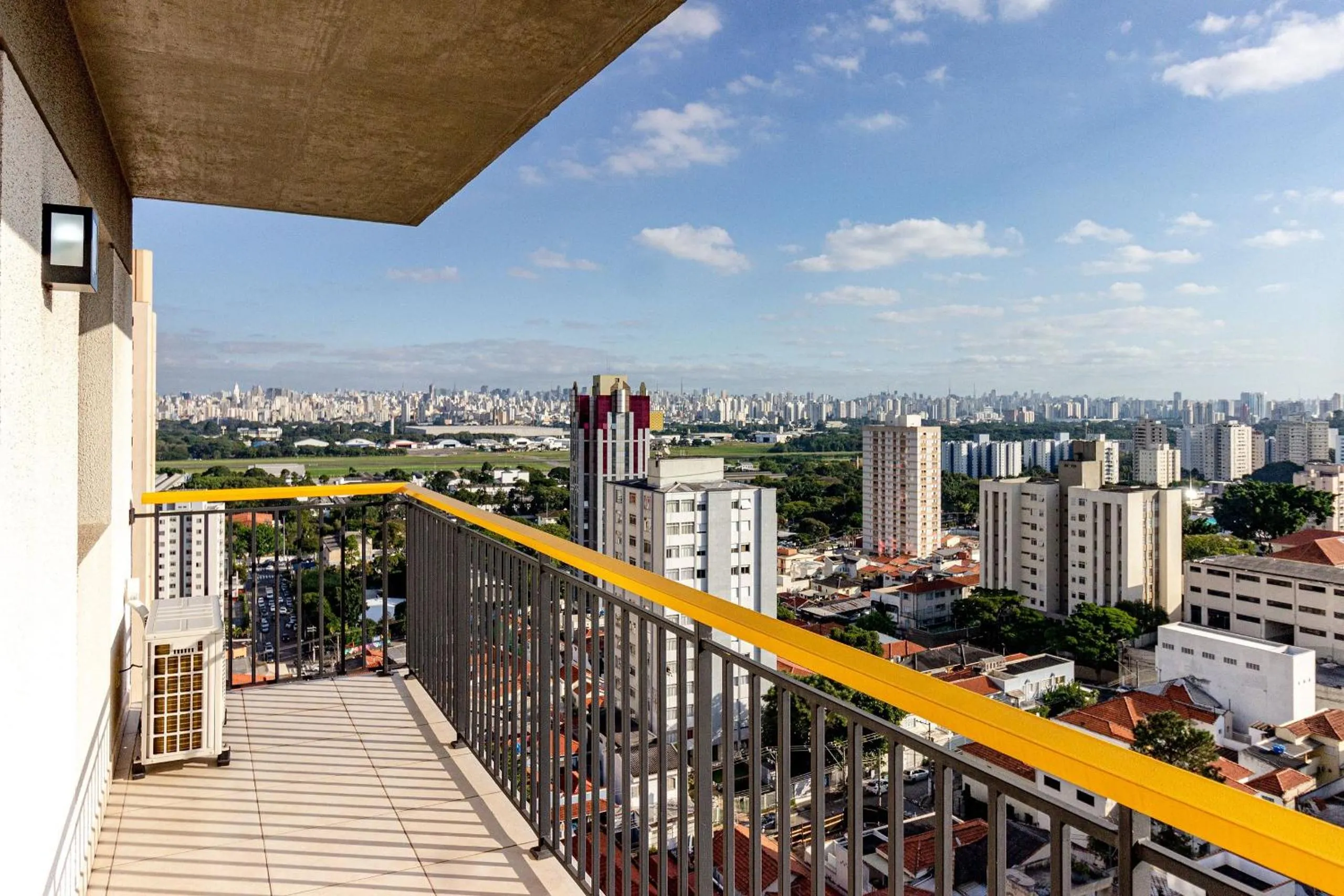 Balcony/Terrace in Xtay BK30 Santana - Apartamentos decorados próximos ao metrô