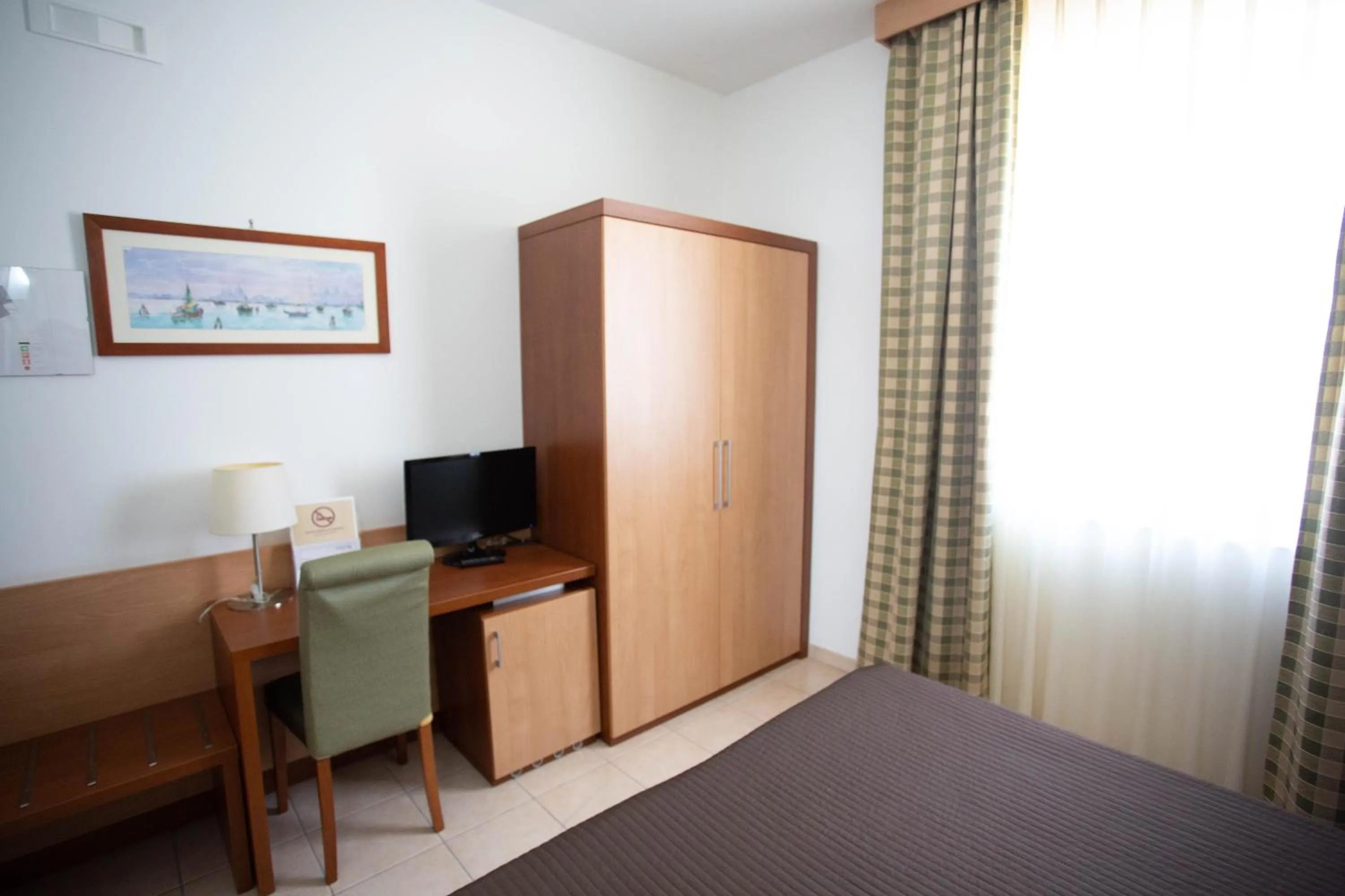 TV and multimedia, Bed in Hermes Hotel