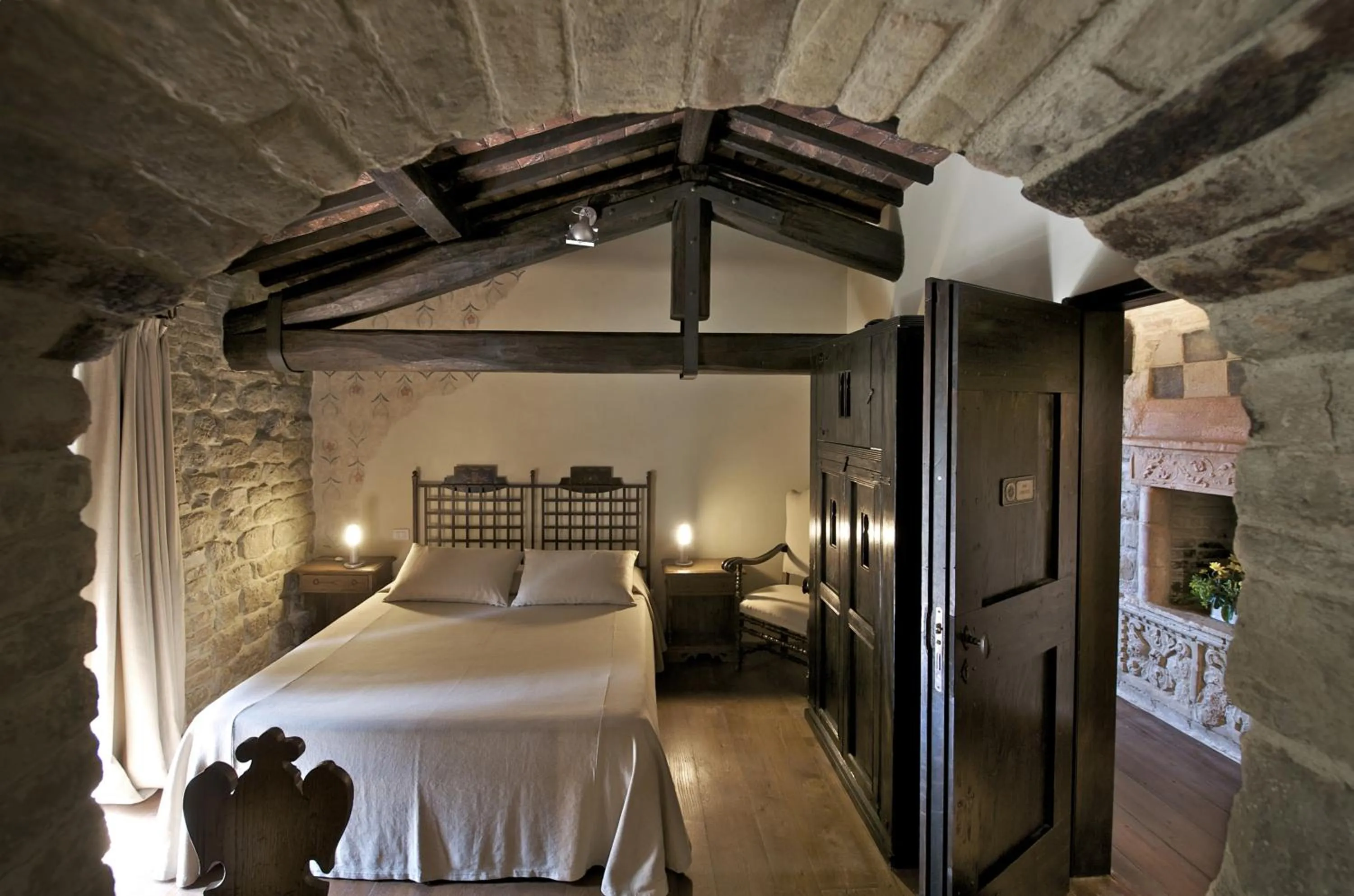 Photo of the whole room, Bed in Castello Di Monterone