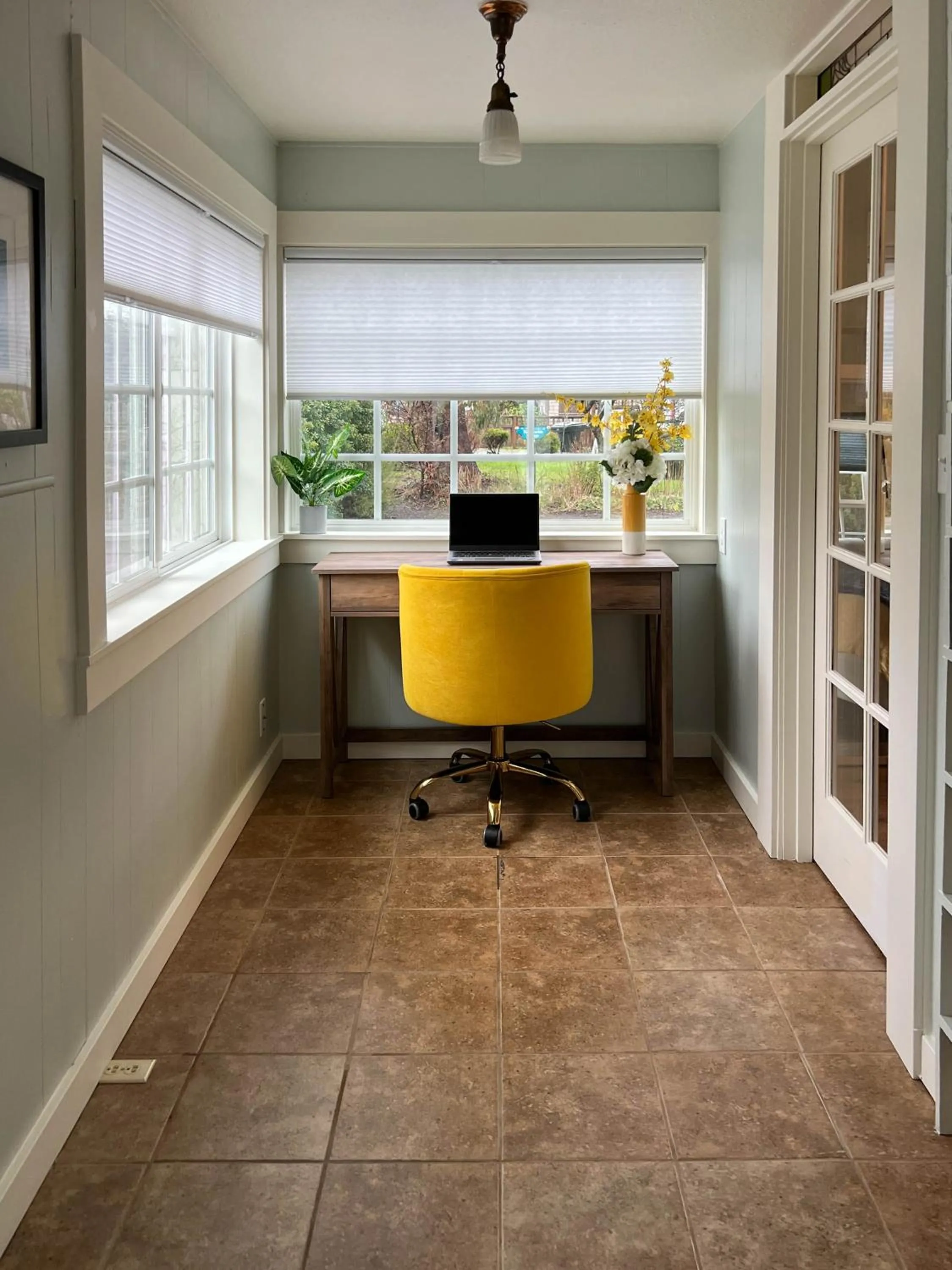 Decorative detail in Enchanted Cottages by the Sea