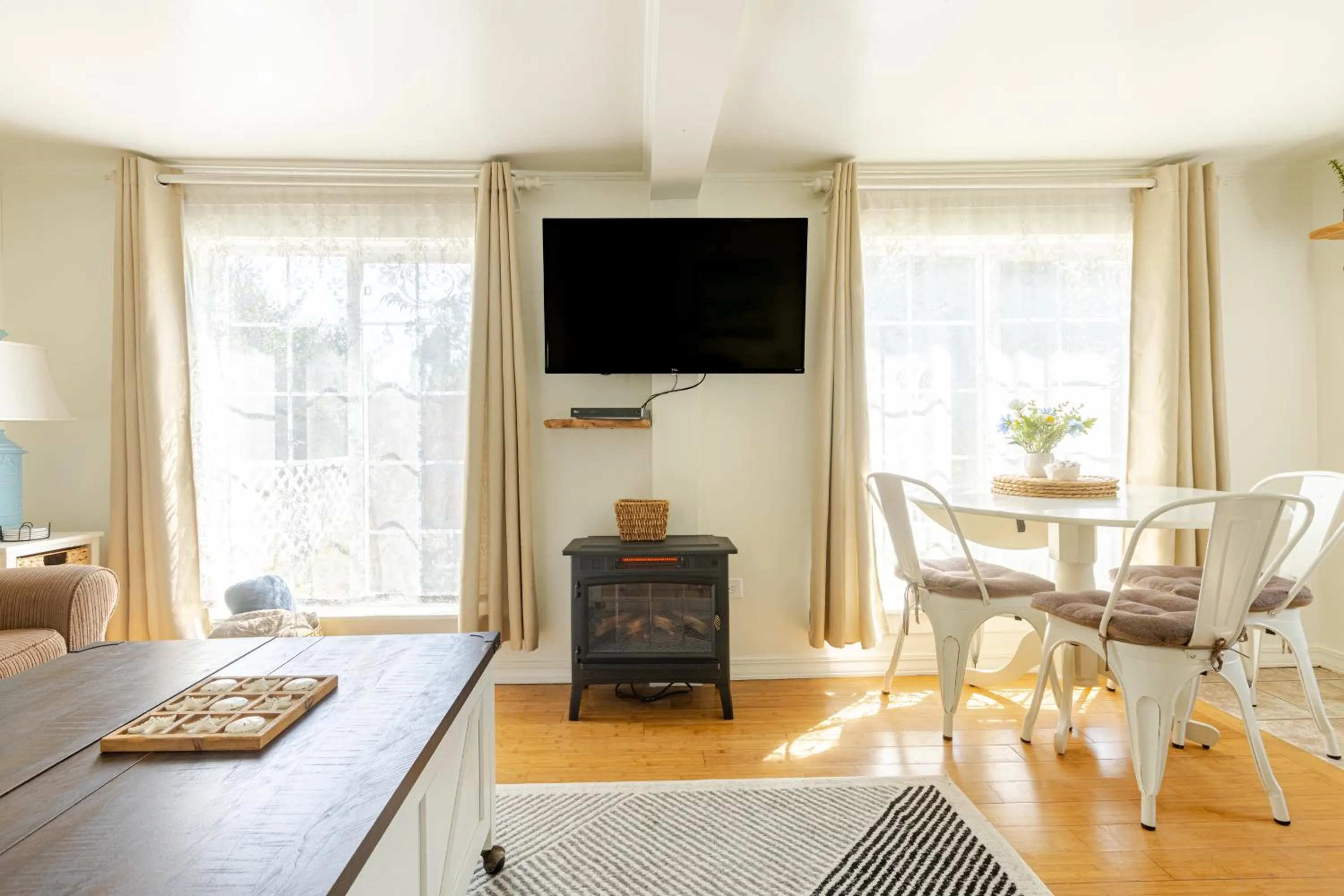 TV and multimedia in Enchanted Cottages by the Sea