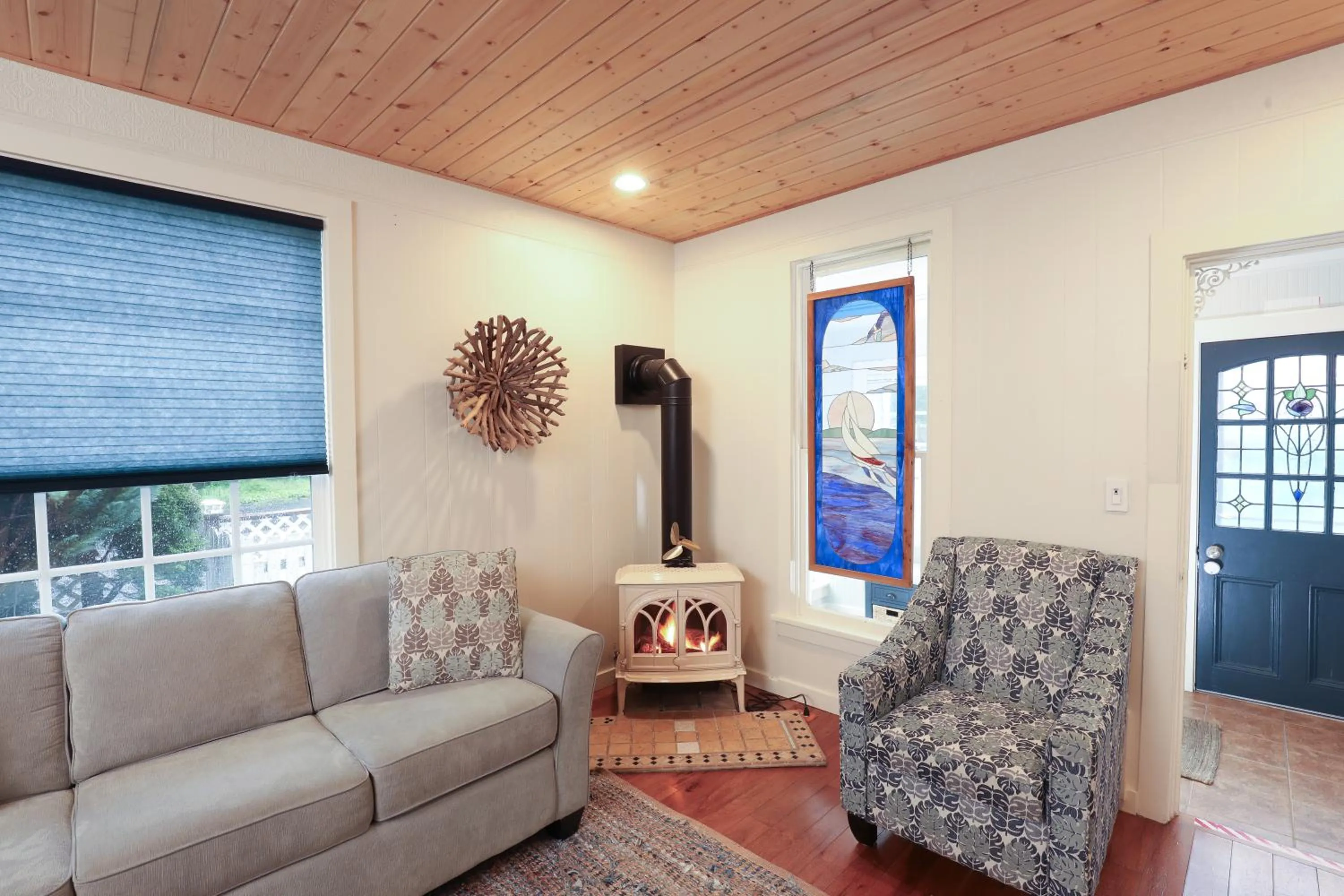 TV and multimedia in Enchanted Cottages by the Sea