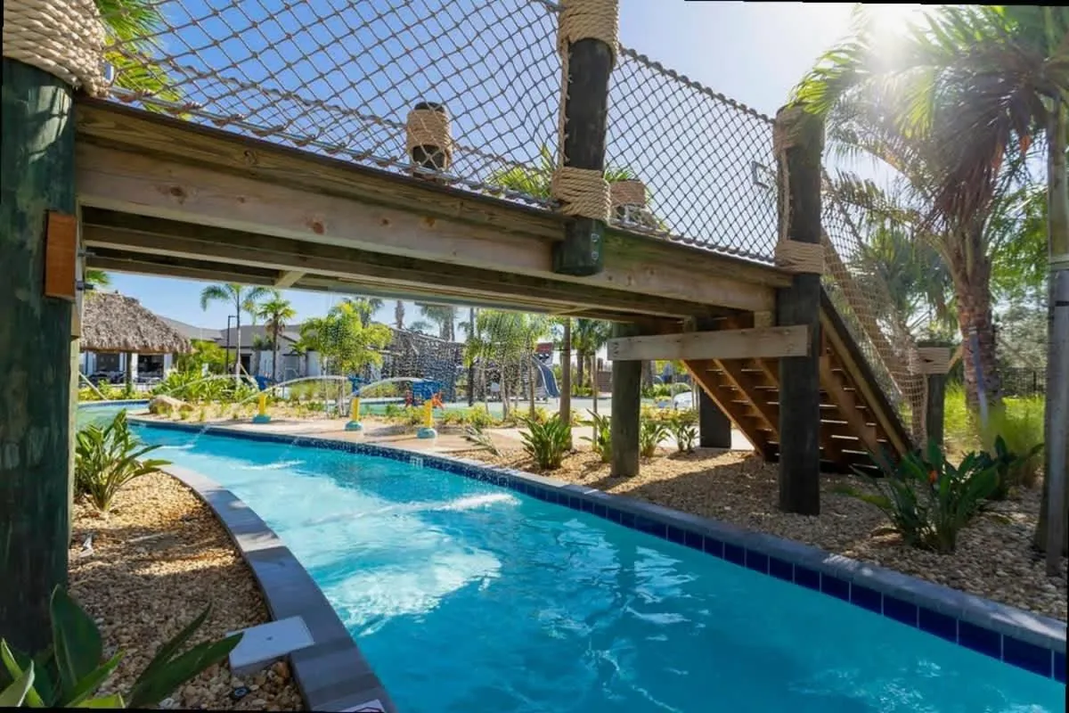 Stunning Family Friendly 5 Bd w/ Pool Close to Disney @ Storey Lake 4242