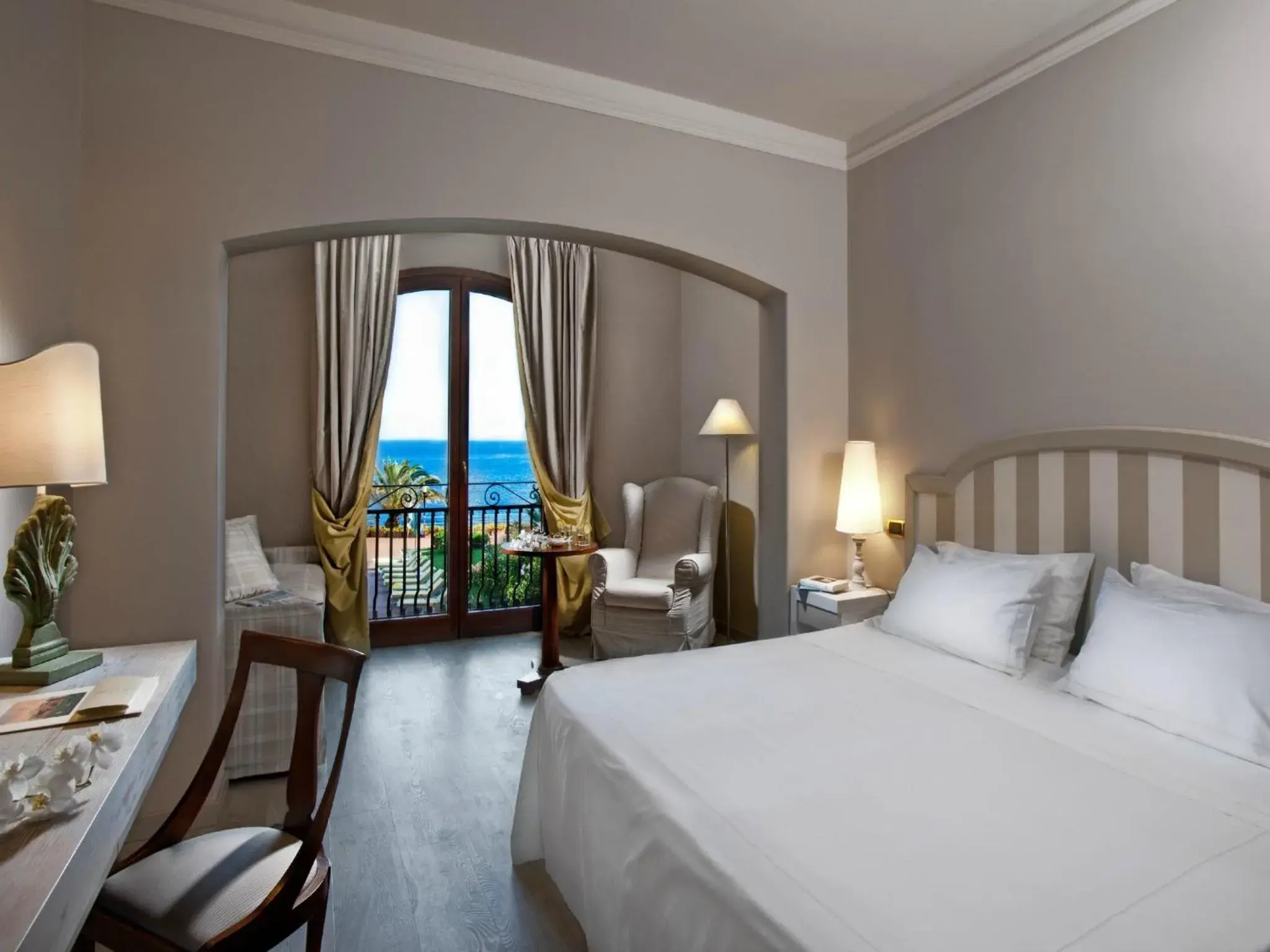 Superior Double or Twin Room with Sea View in Grand Hotel Baia Verde Superior Double or Twin Room with Sea View in Grand Hotel Baia Verde