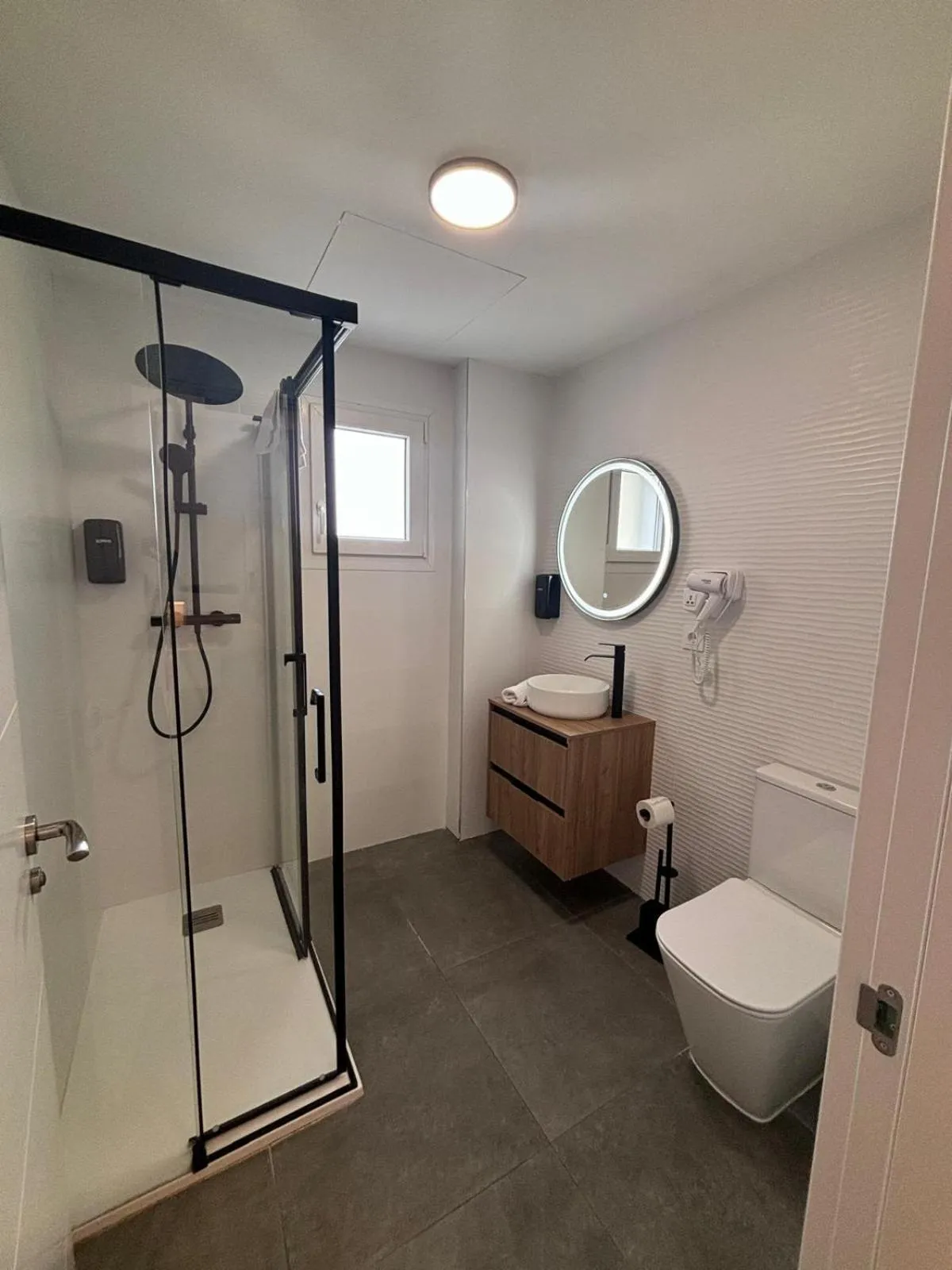 Toilet in Hotel Kuve Marbella