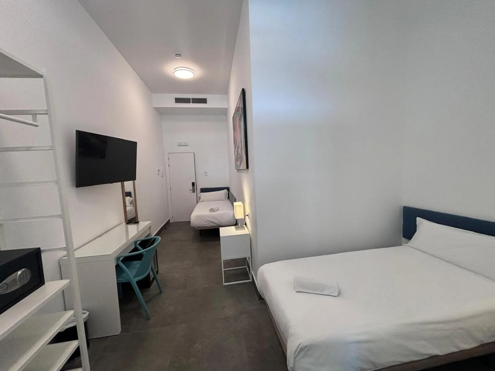 Photo of the whole room, Bed in Hotel Kuve Marbella