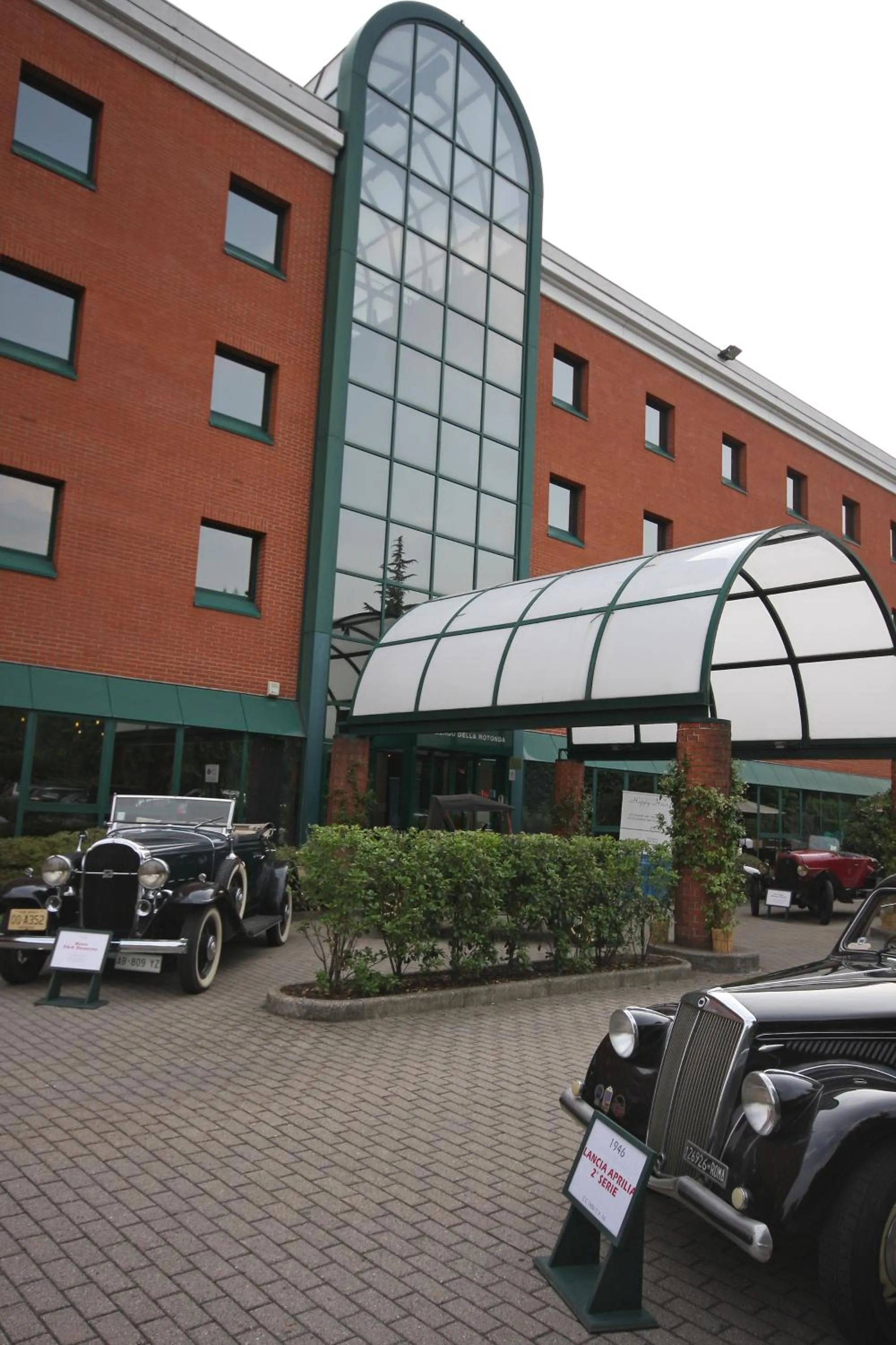 Facade/entrance in Hotel Della Rotonda