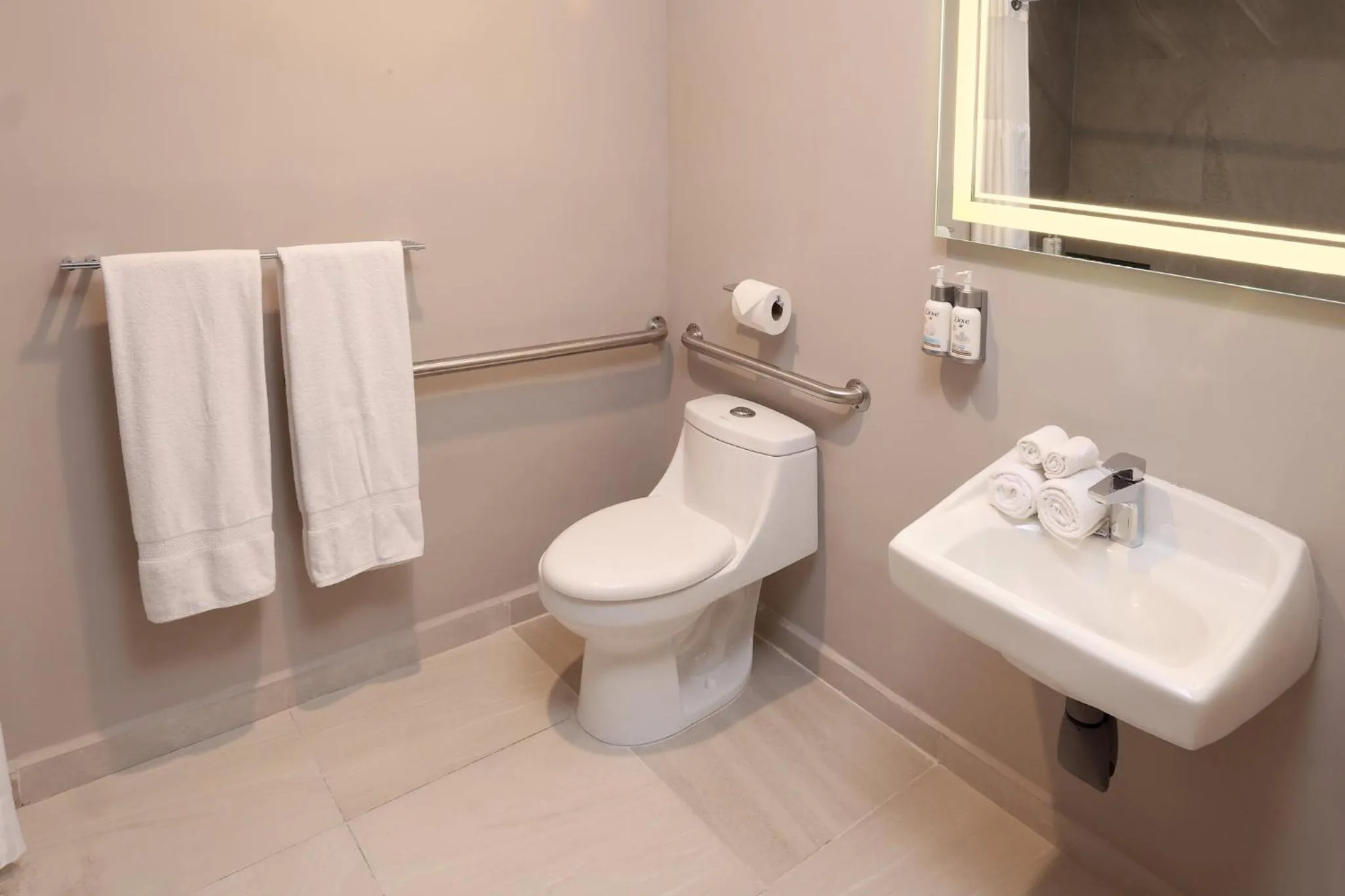 Photo of the whole room in Selina Tulum Downtown