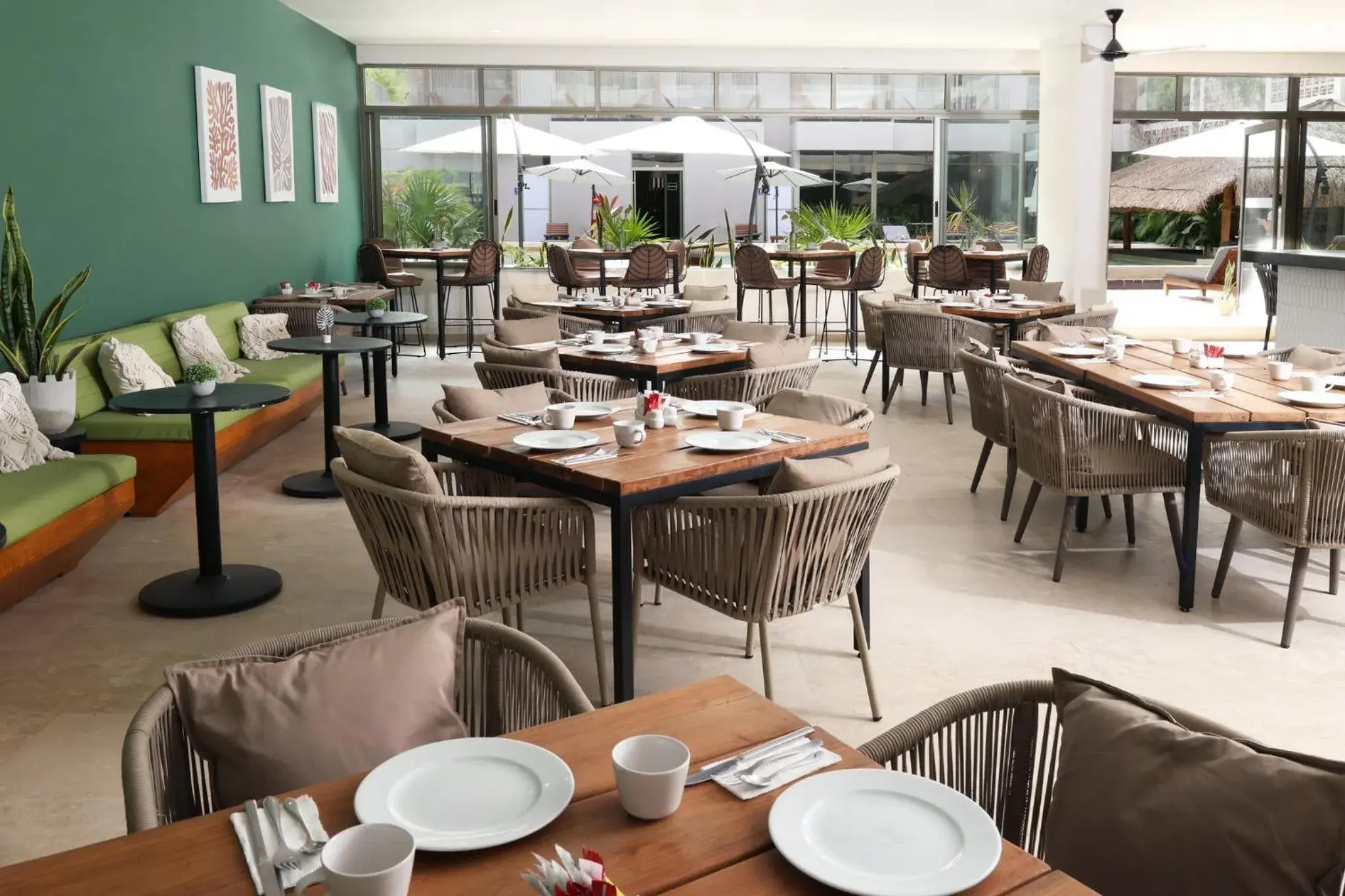 Restaurant/places to eat in Holiday Inn Tulum by IHG Restaurant/places to eat in Holiday Inn Tulum by IHG