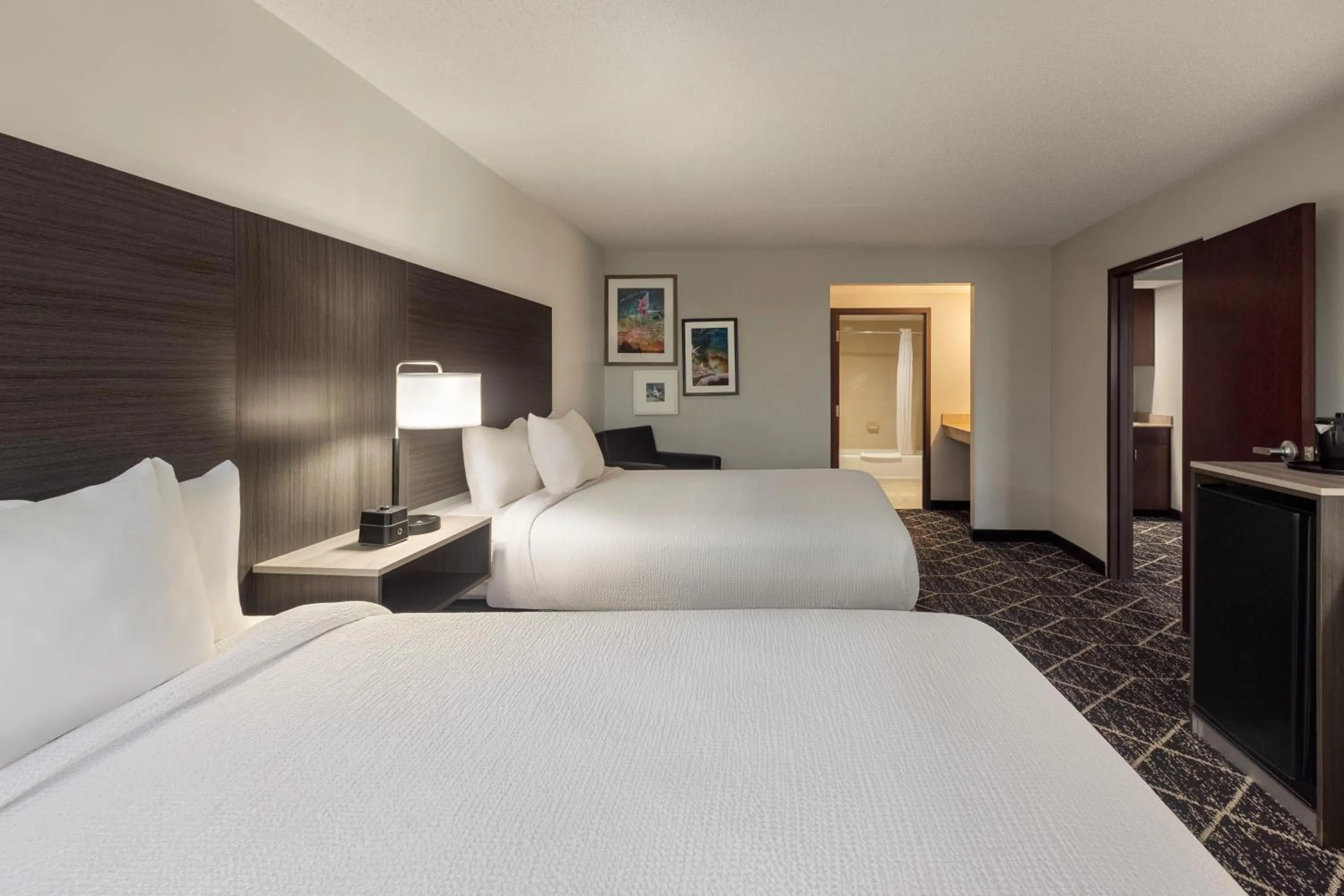 Bedroom, Bed in La Quinta Inn & Suites by Wyndham Lake George