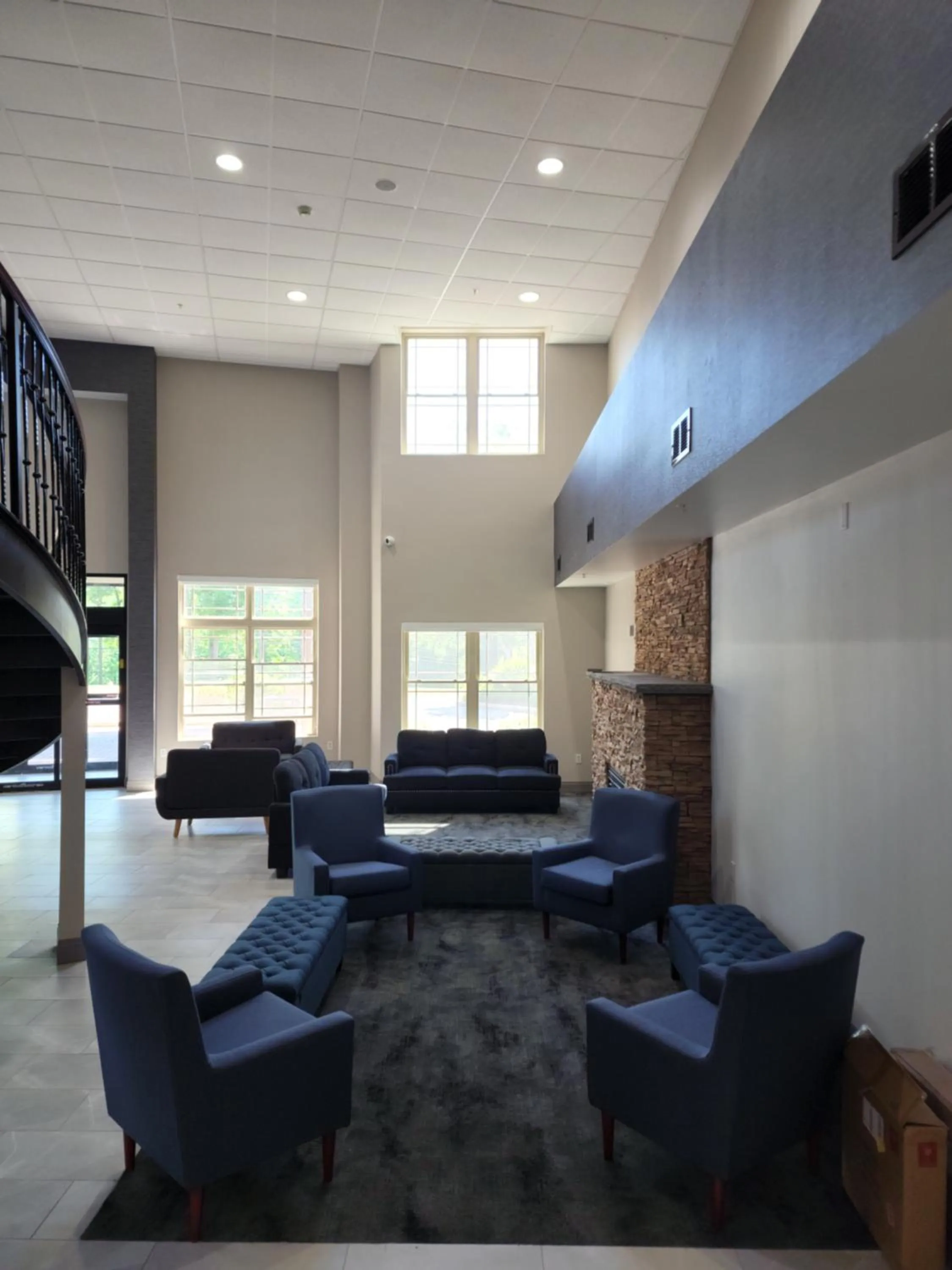 Seating area in La Quinta Inn & Suites by Wyndham Lake George