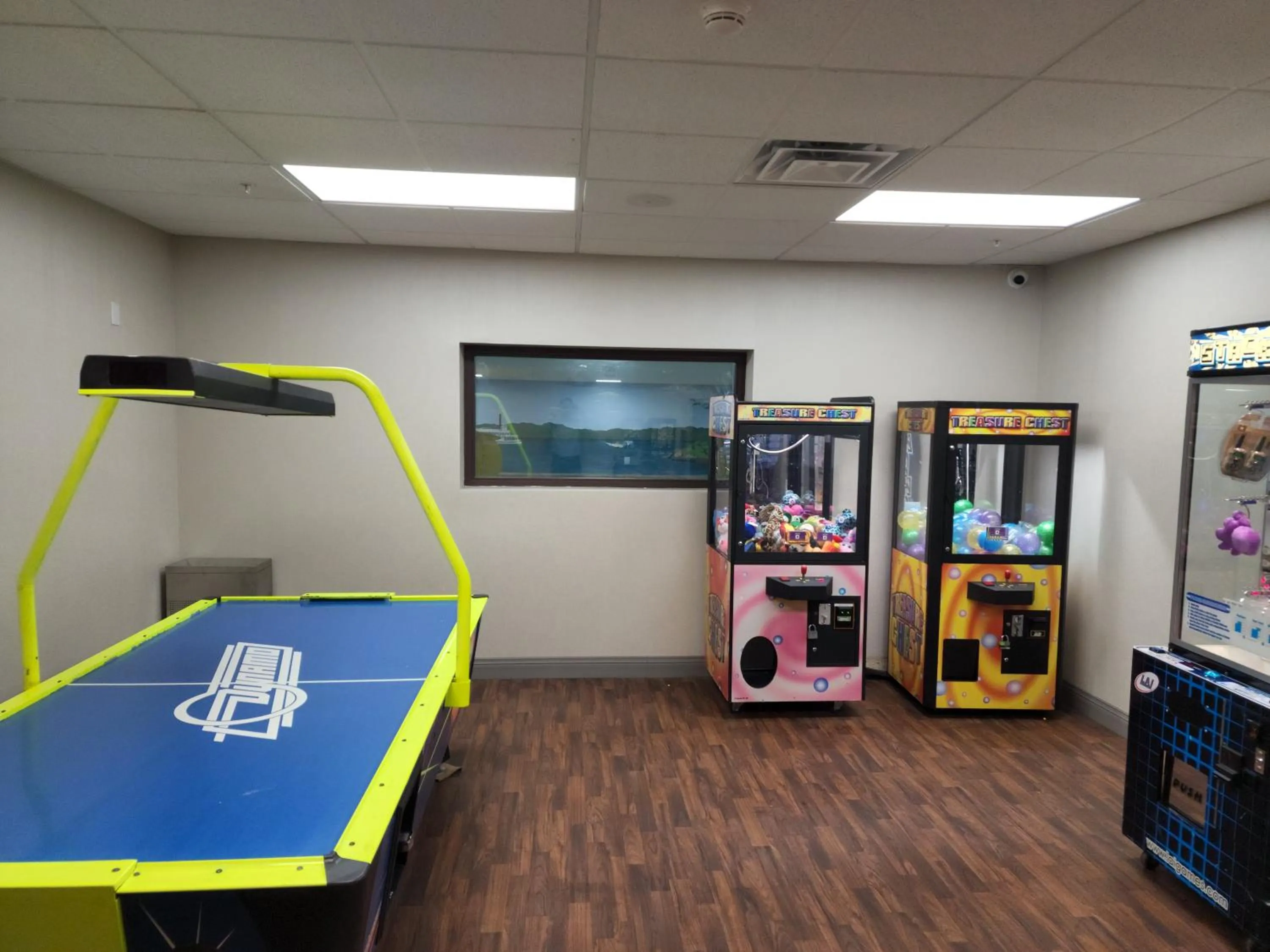 Game Room in La Quinta Inn & Suites by Wyndham Lake George