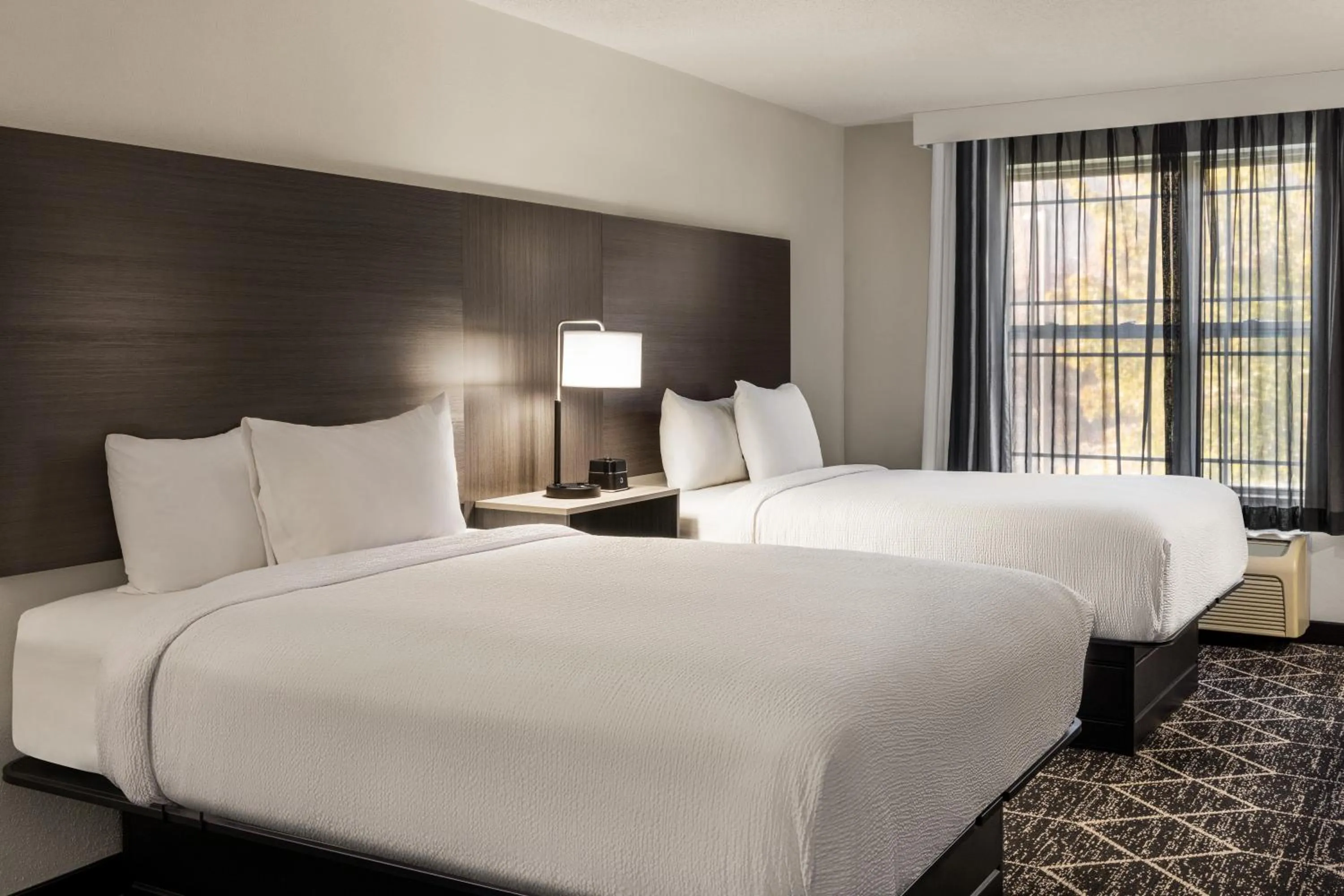 Bedroom, Bed in La Quinta Inn & Suites by Wyndham Lake George