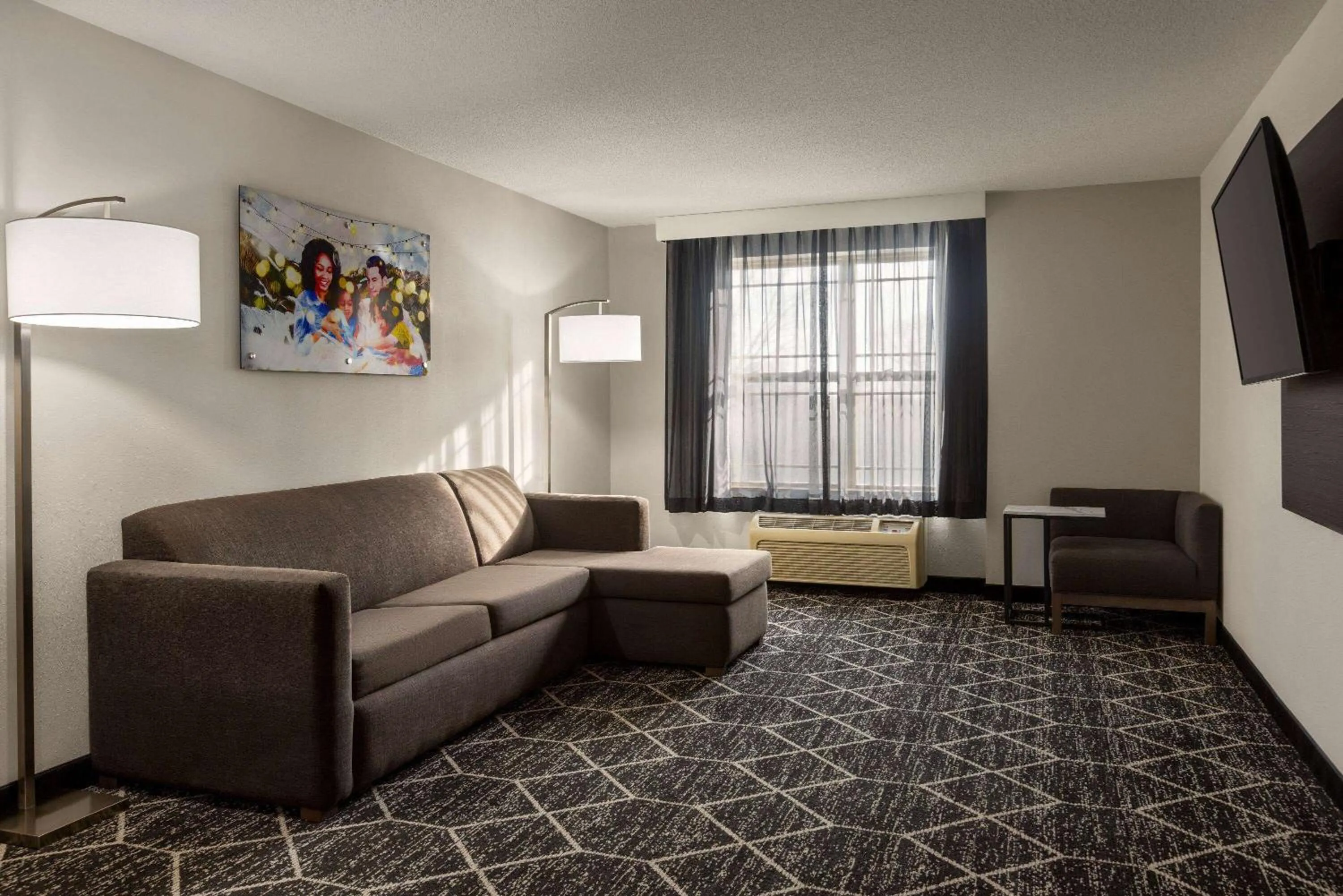 Photo of the whole room in La Quinta Inn & Suites by Wyndham Lake George