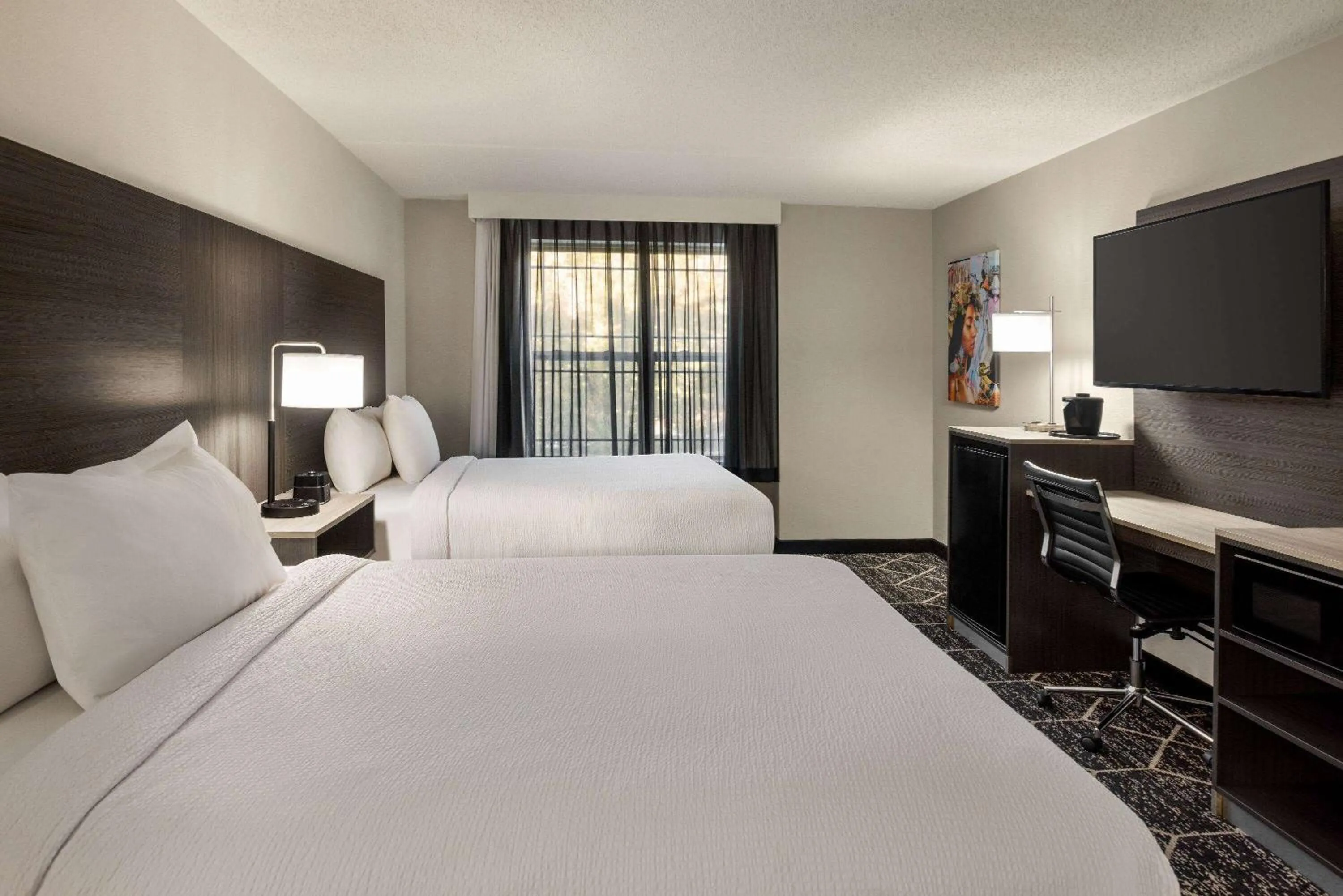 Photo of the whole room, Bed in La Quinta Inn & Suites by Wyndham Lake George