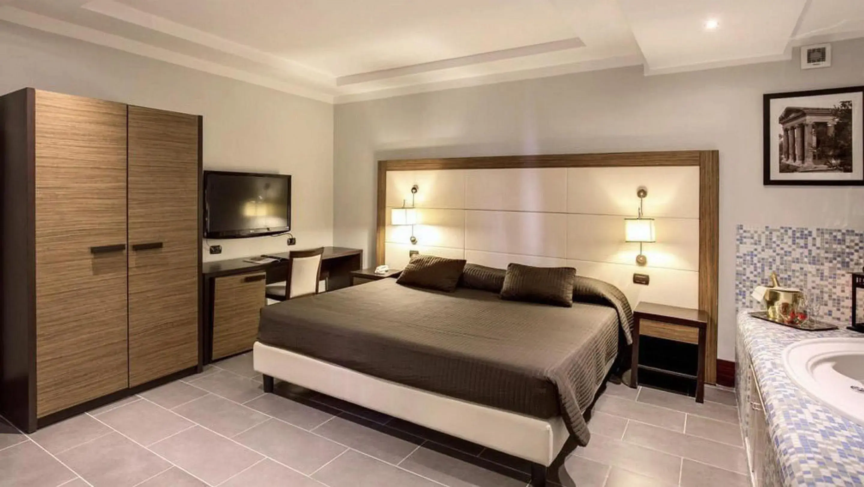 Photo of the whole room, Bed in The Strand Hotel Photo of the whole room, Bed in The Strand Hotel