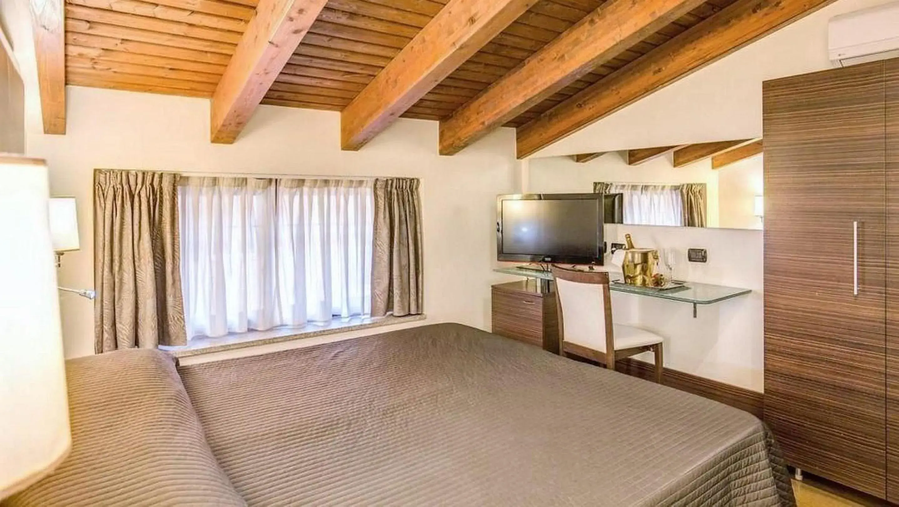 Photo of the whole room in The Strand Hotel Photo of the whole room in The Strand Hotel